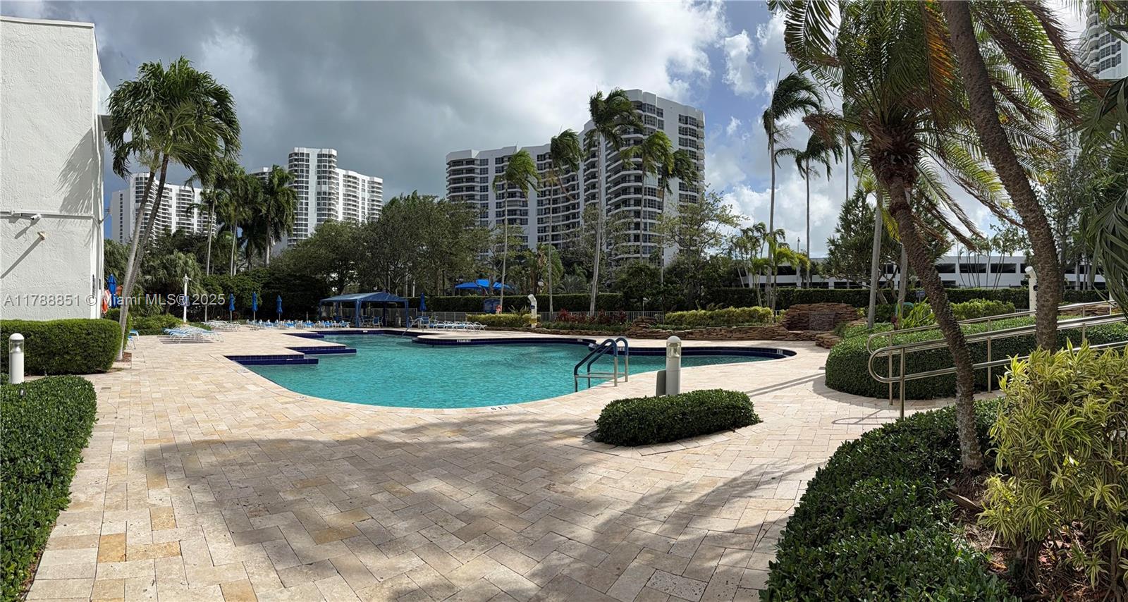 3500 Mystic Pointe Dr #3003, Aventura FL 33180