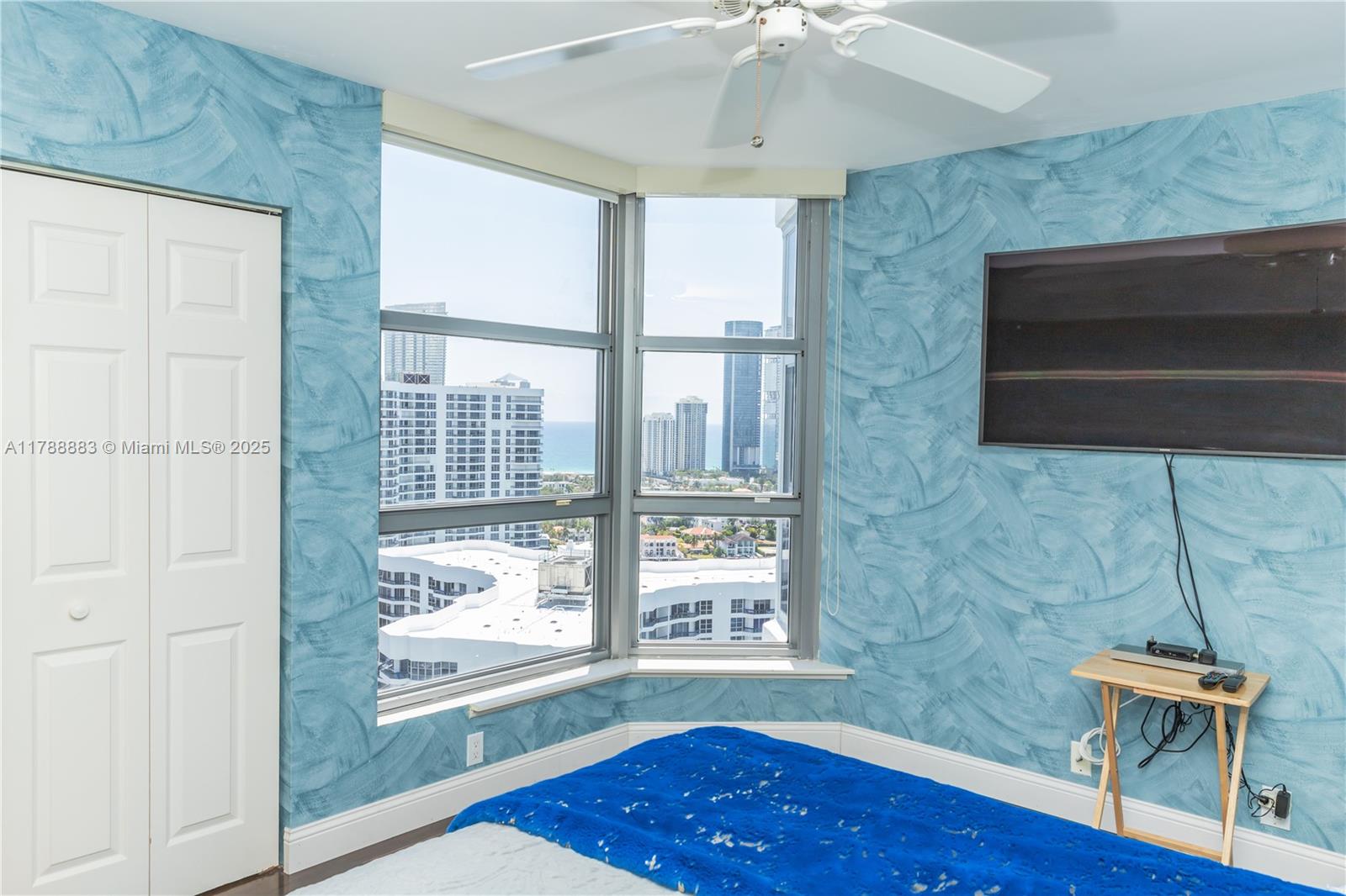 3530 Mystic Pointe Dr #2910, Aventura FL 33180