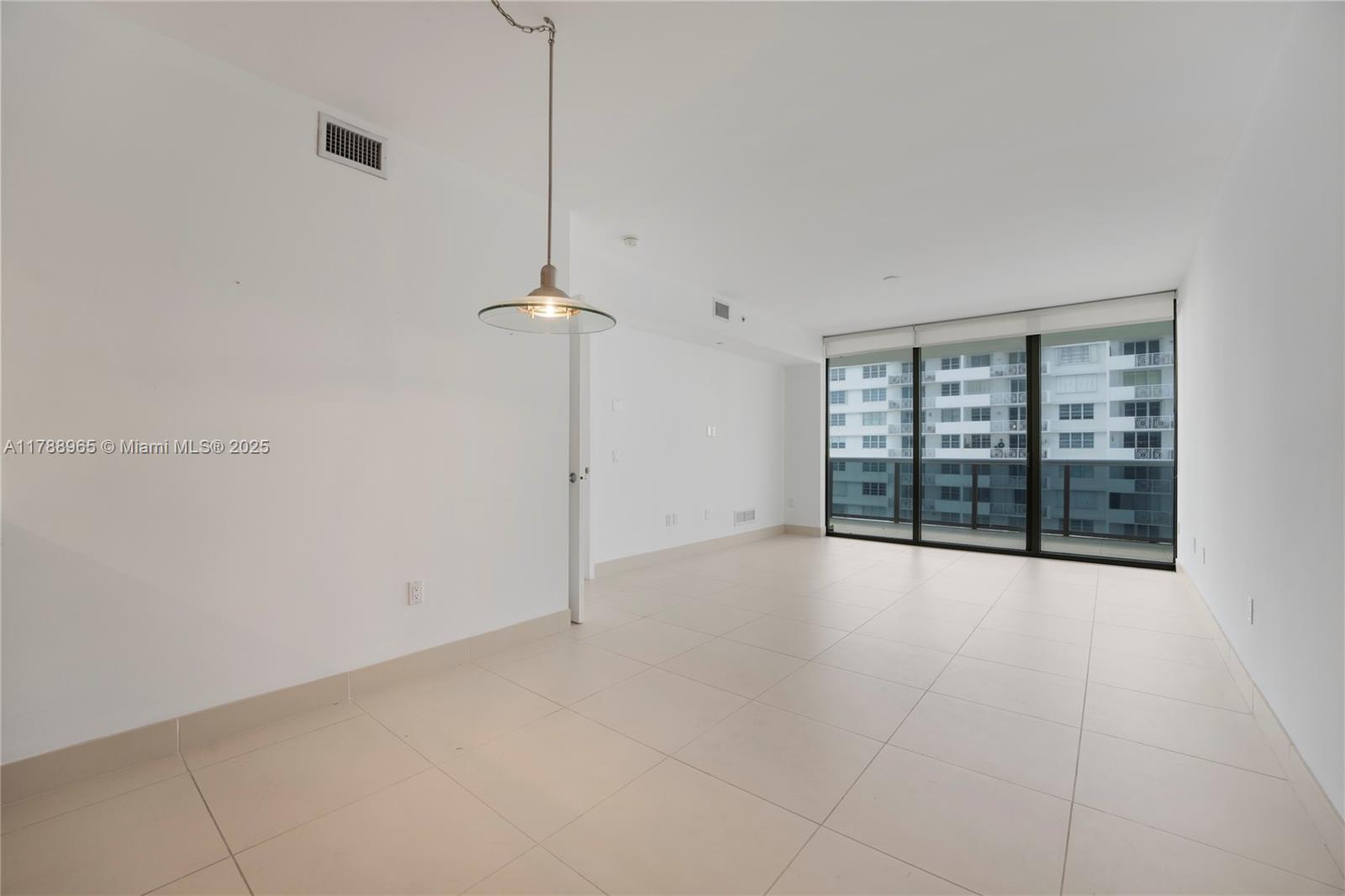 5875 Collins Ave #1006, Miami Beach FL 33140