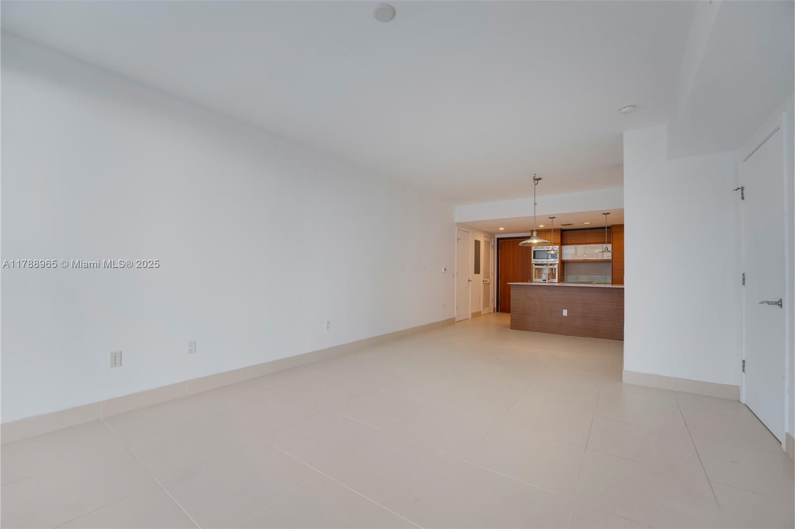 5875 Collins Ave #1006, Miami Beach FL 33140