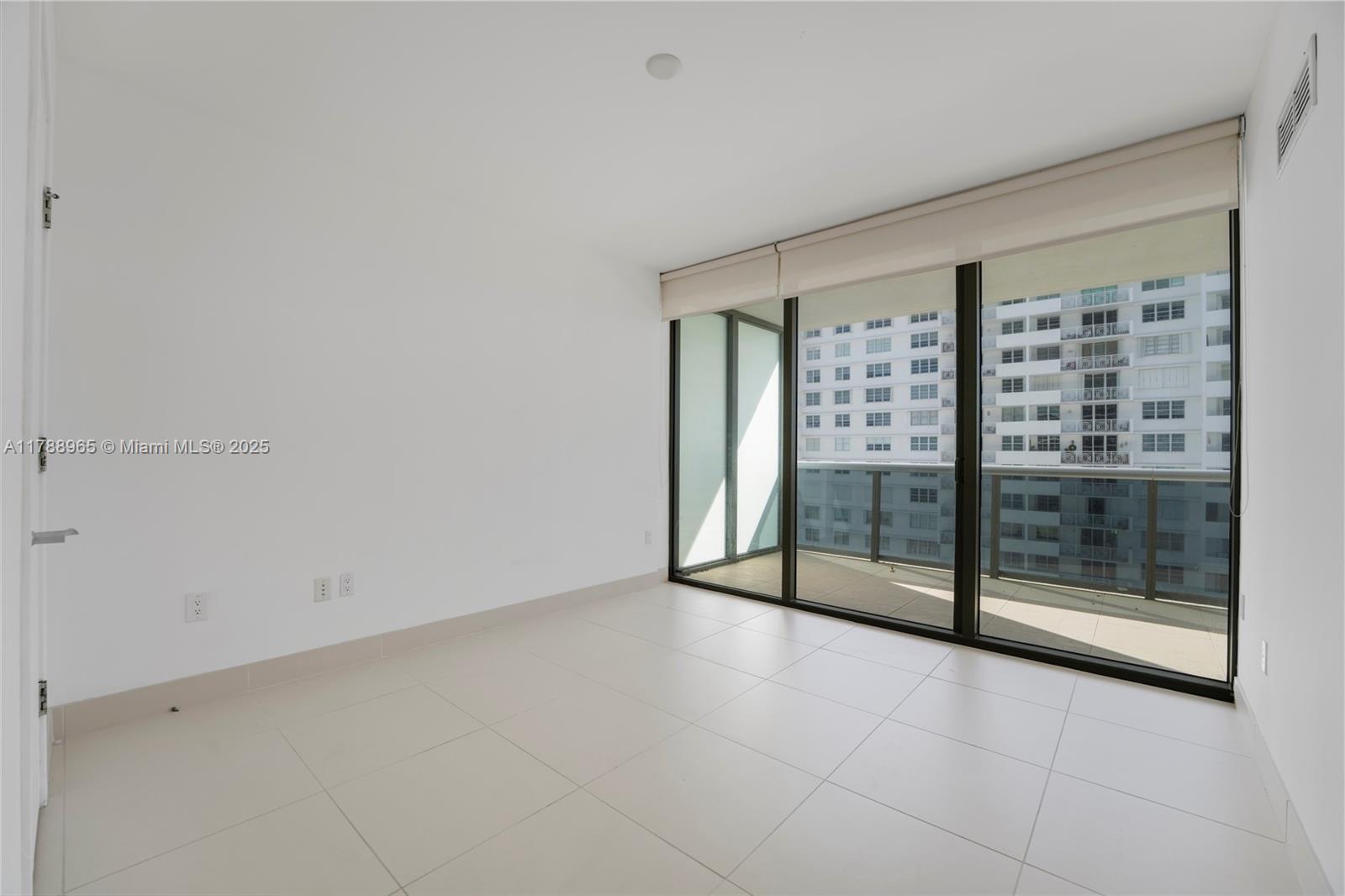 5875 Collins Ave #1006, Miami Beach FL 33140