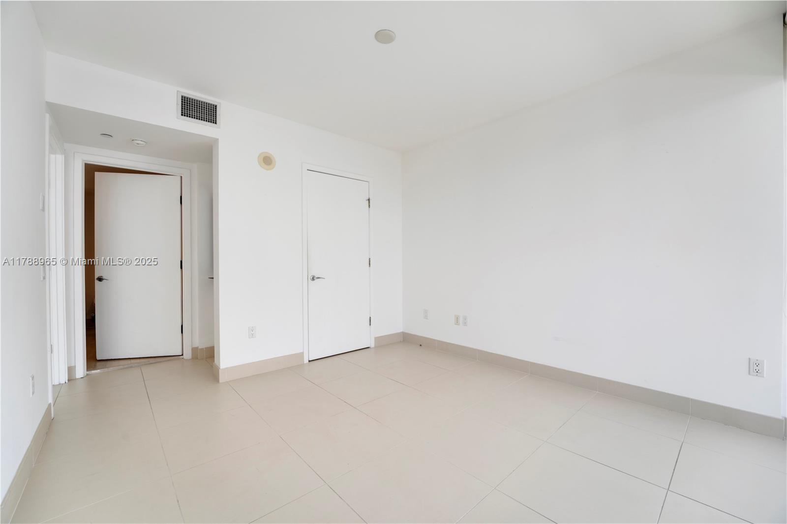 5875 Collins Ave #1006, Miami Beach FL 33140