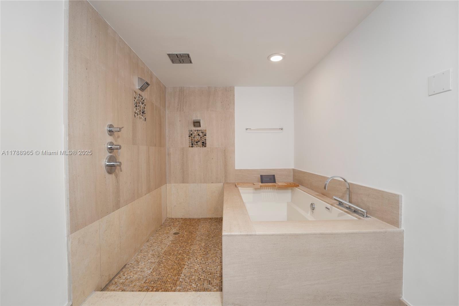 5875 Collins Ave #1006, Miami Beach FL 33140