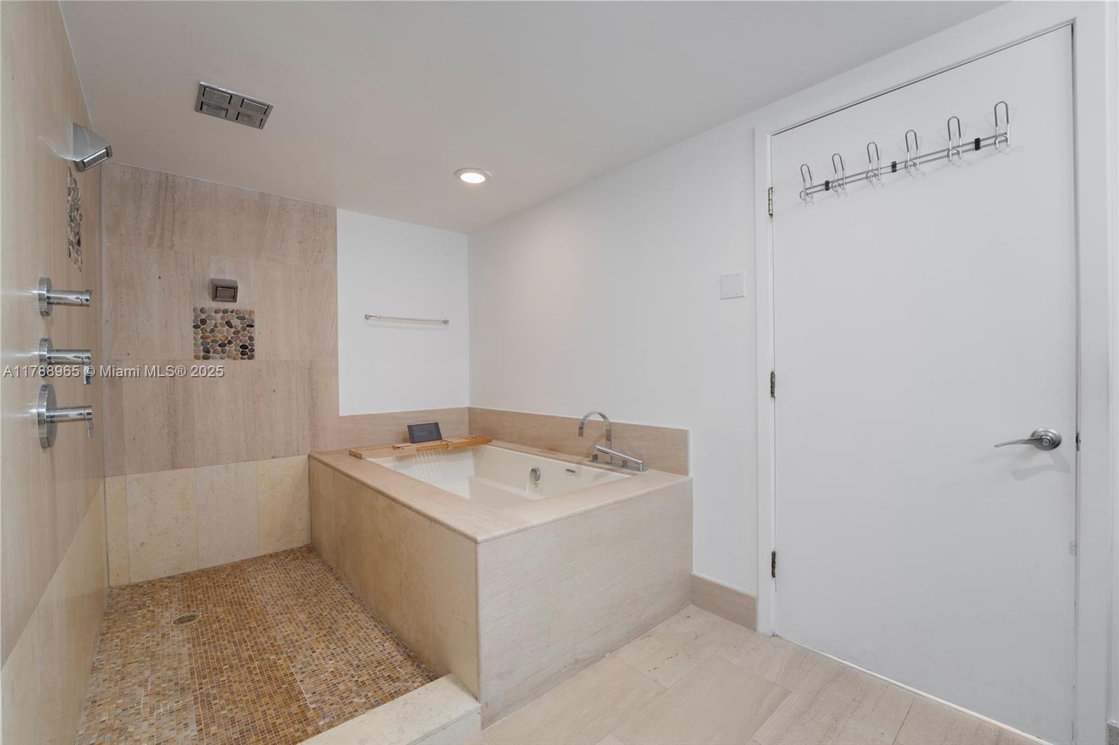 5875 Collins Ave #1006, Miami Beach FL 33140