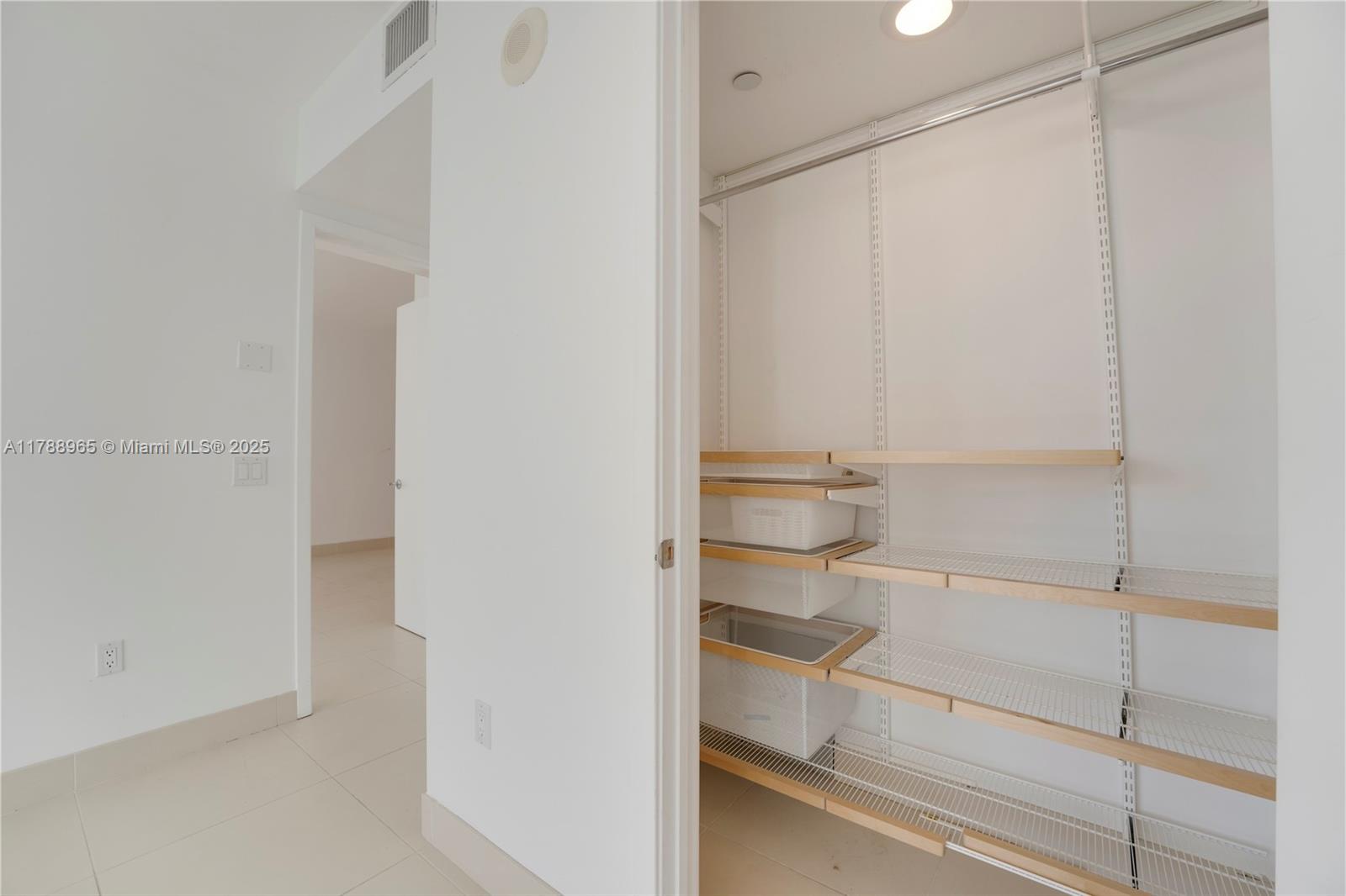 5875 Collins Ave #1006, Miami Beach FL 33140