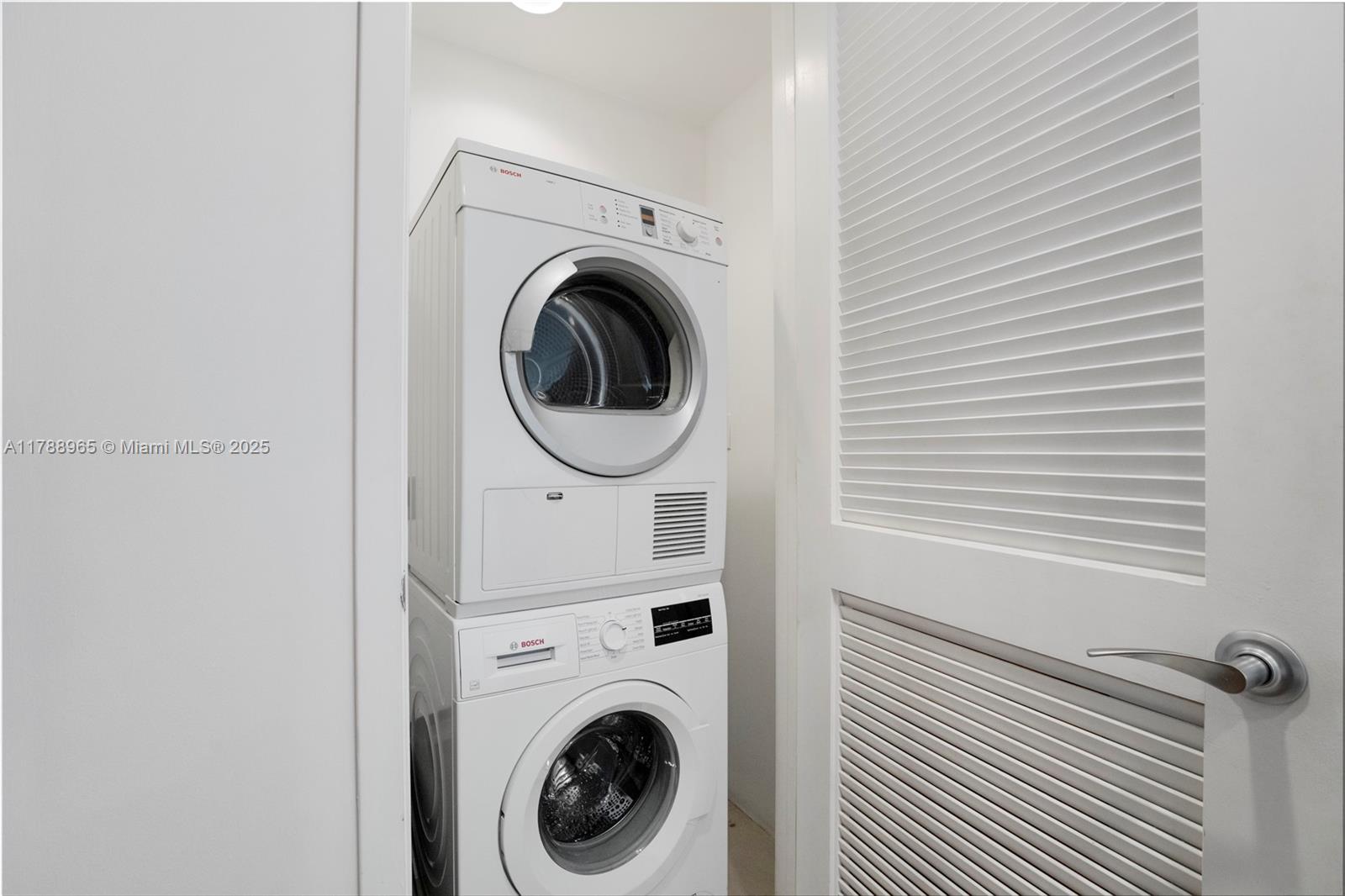 5875 Collins Ave #1006, Miami Beach FL 33140