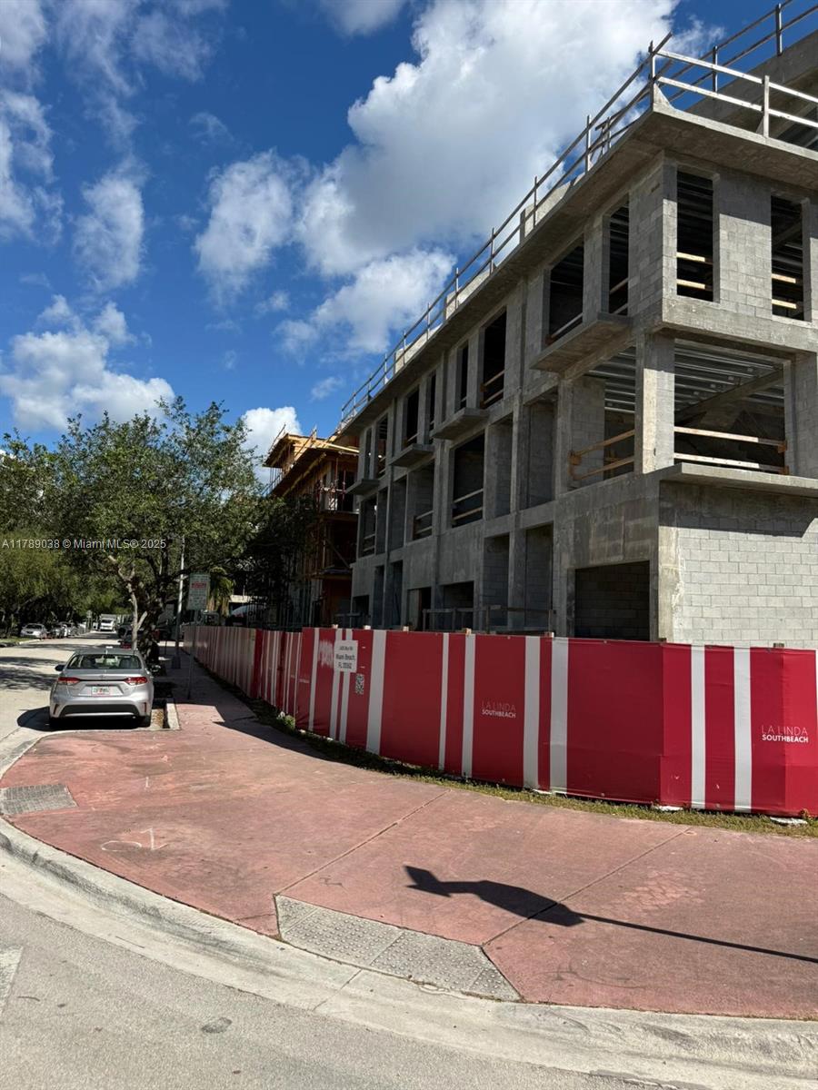 1425 Bay Rd, Miami Beach FL 33139