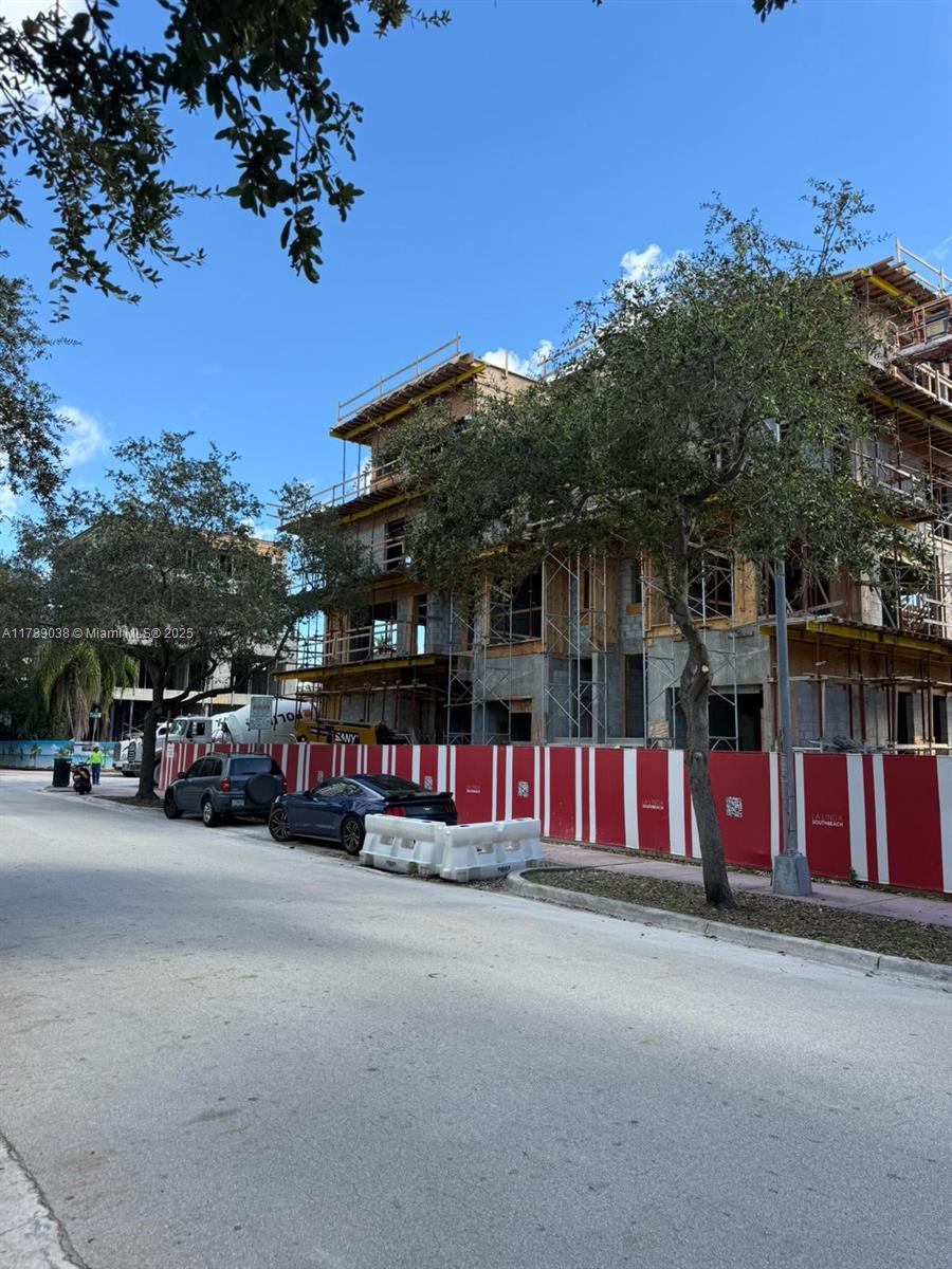 1425 Bay Rd, Miami Beach FL 33139