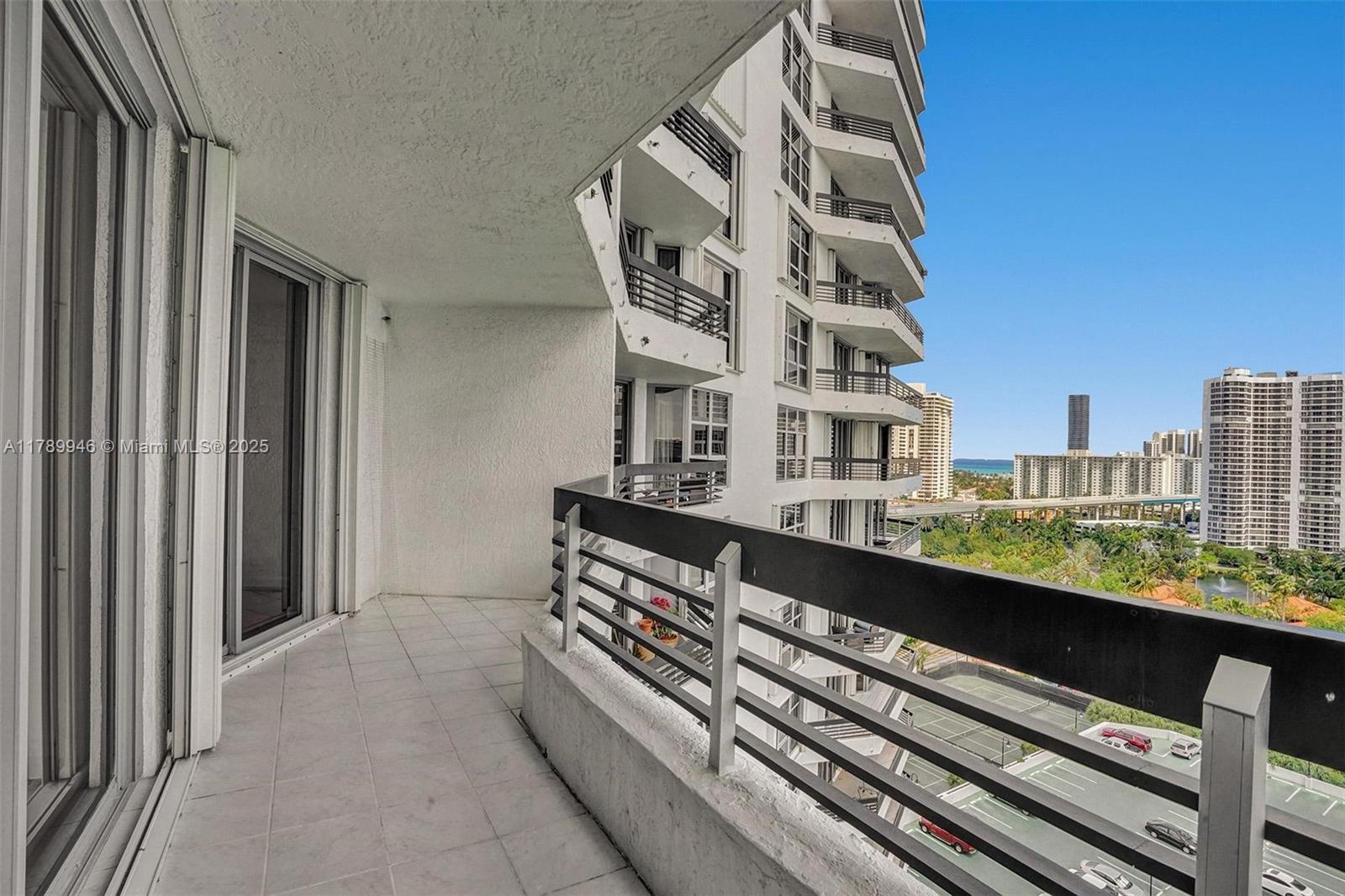 Aventura FL 33180 - A11789946