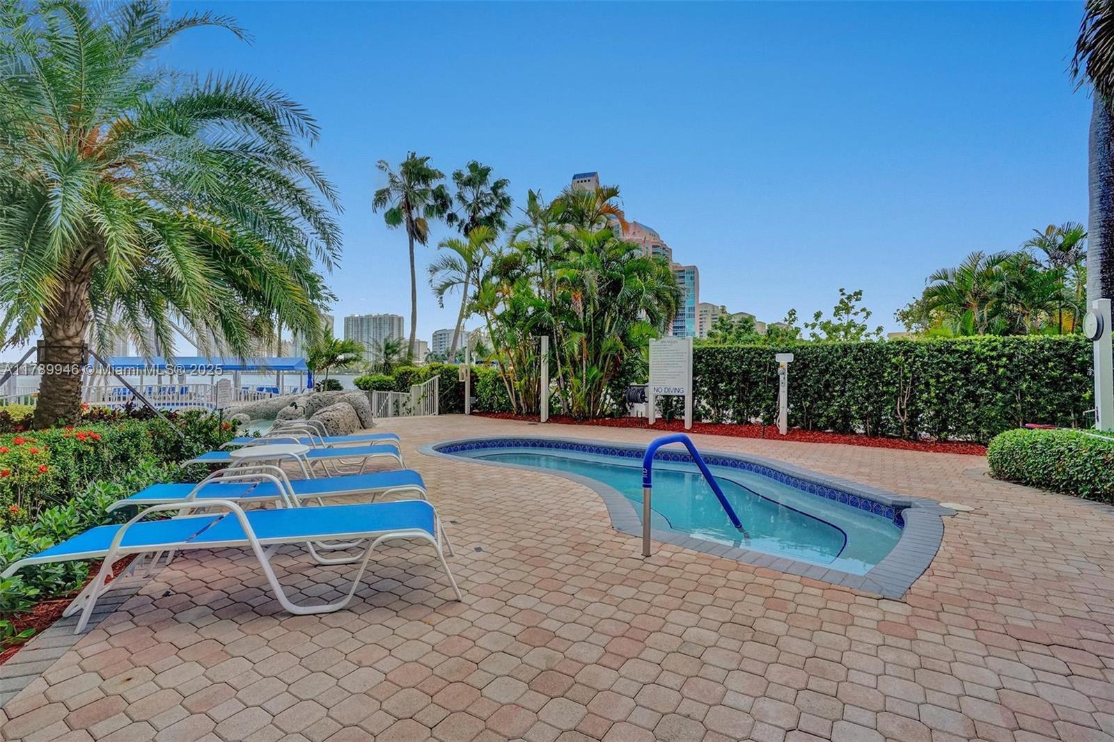 Aventura FL 33180 - A11789946