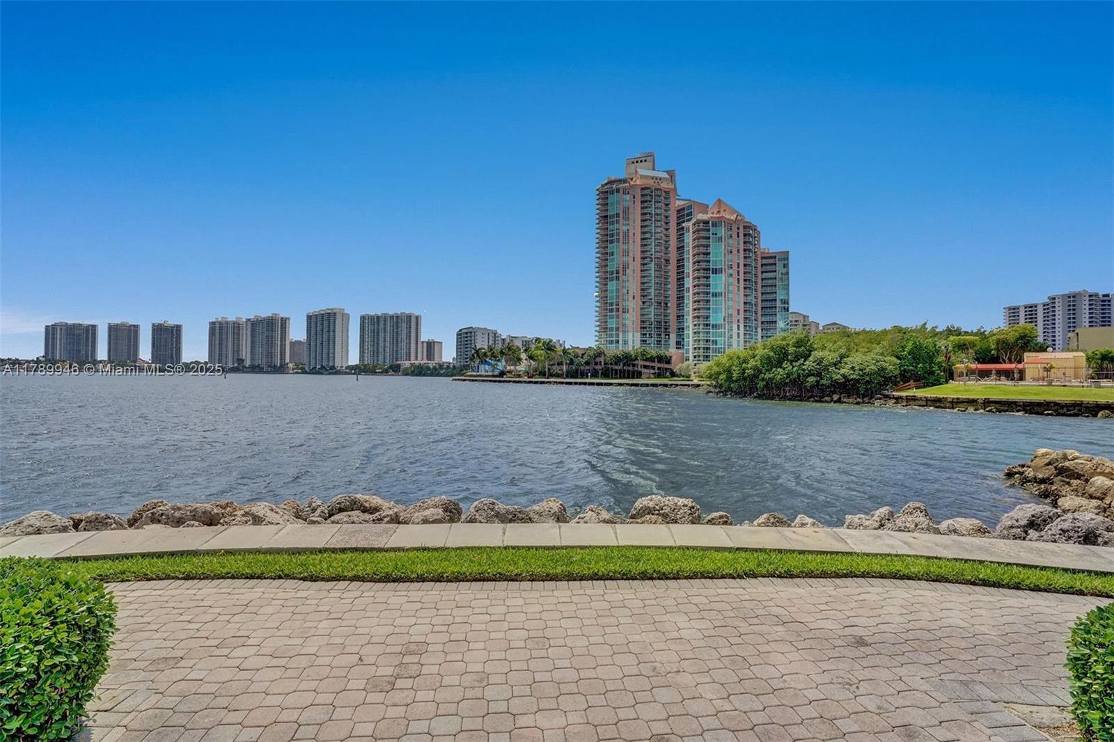 Aventura FL 33180 - A11789946