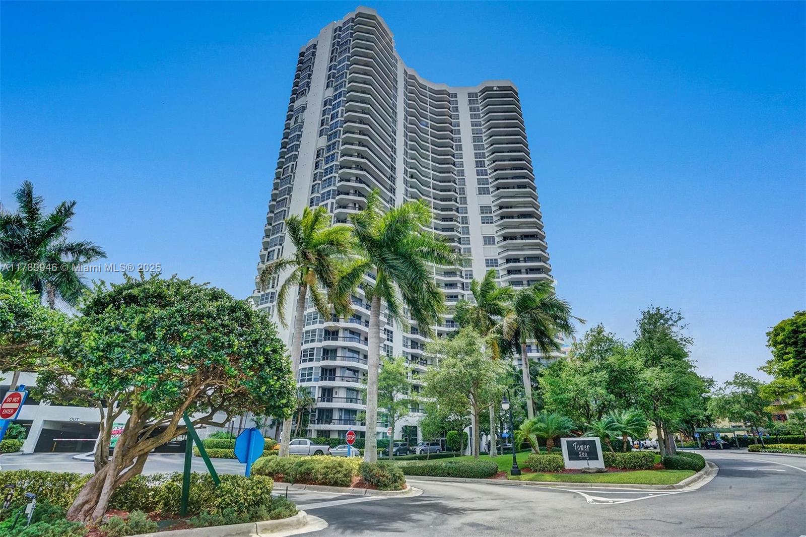 Aventura FL 33180 - A11789946