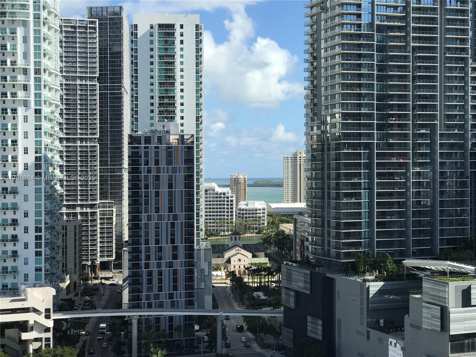 92 SW 3rd St #2302, Miami FL 33130