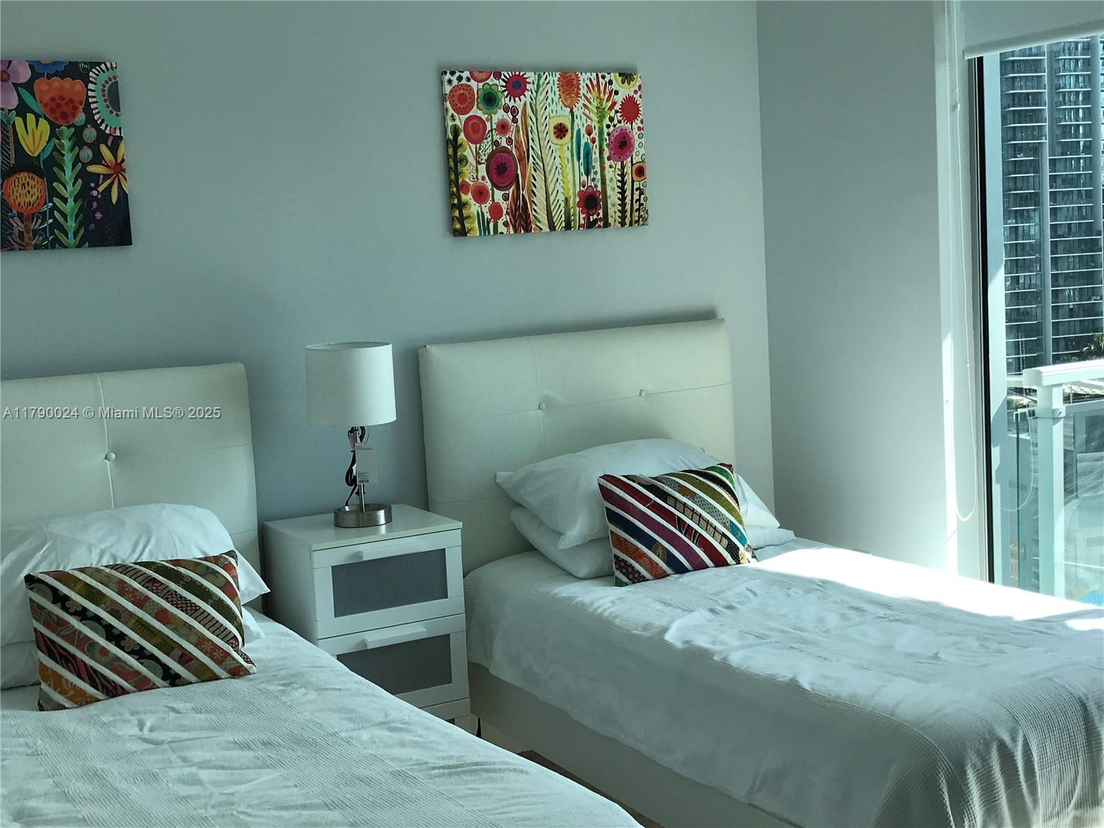 92 SW 3rd St #2302, Miami FL 33130