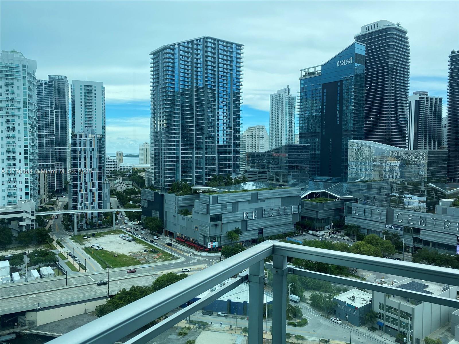 92 SW 3rd St #2302, Miami FL 33130
