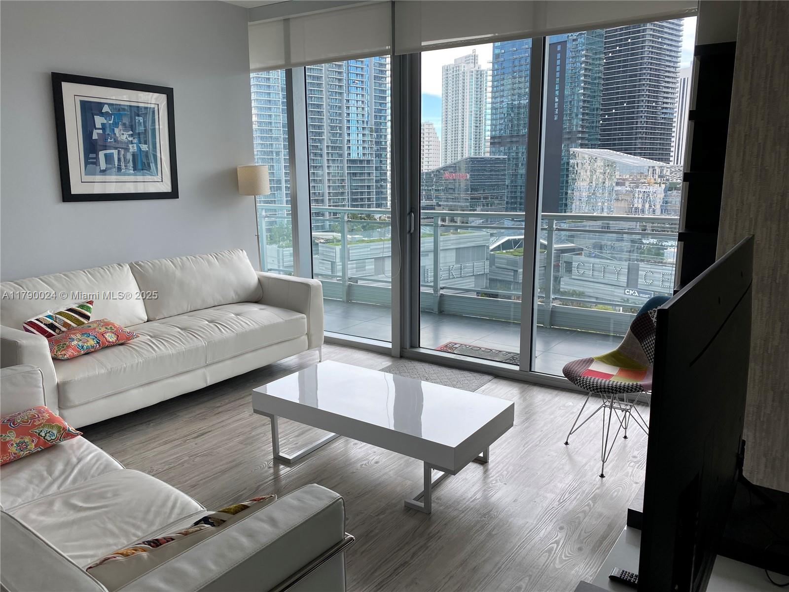92 SW 3rd St #2302, Miami FL 33130