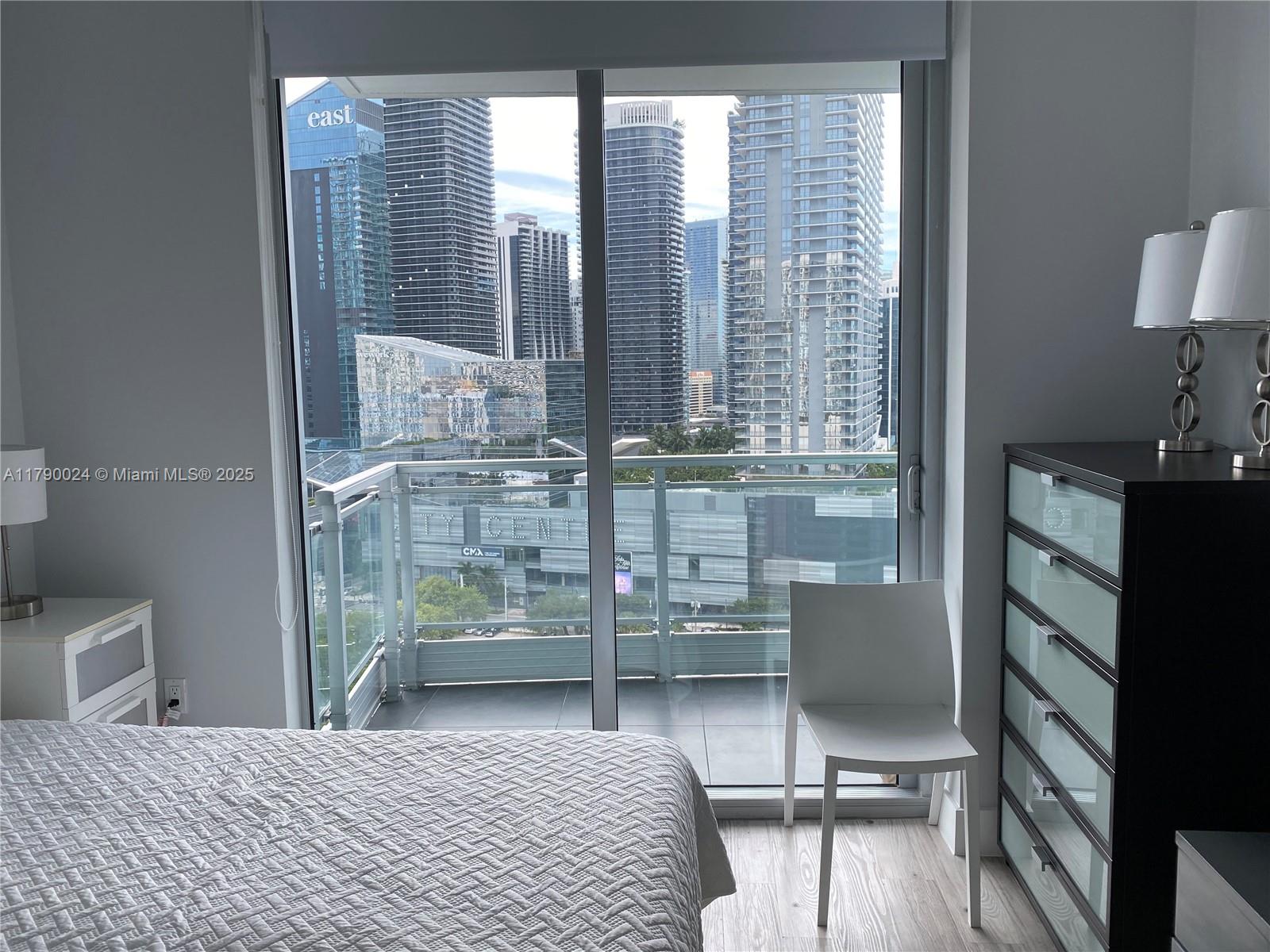 92 SW 3rd St #2302, Miami FL 33130