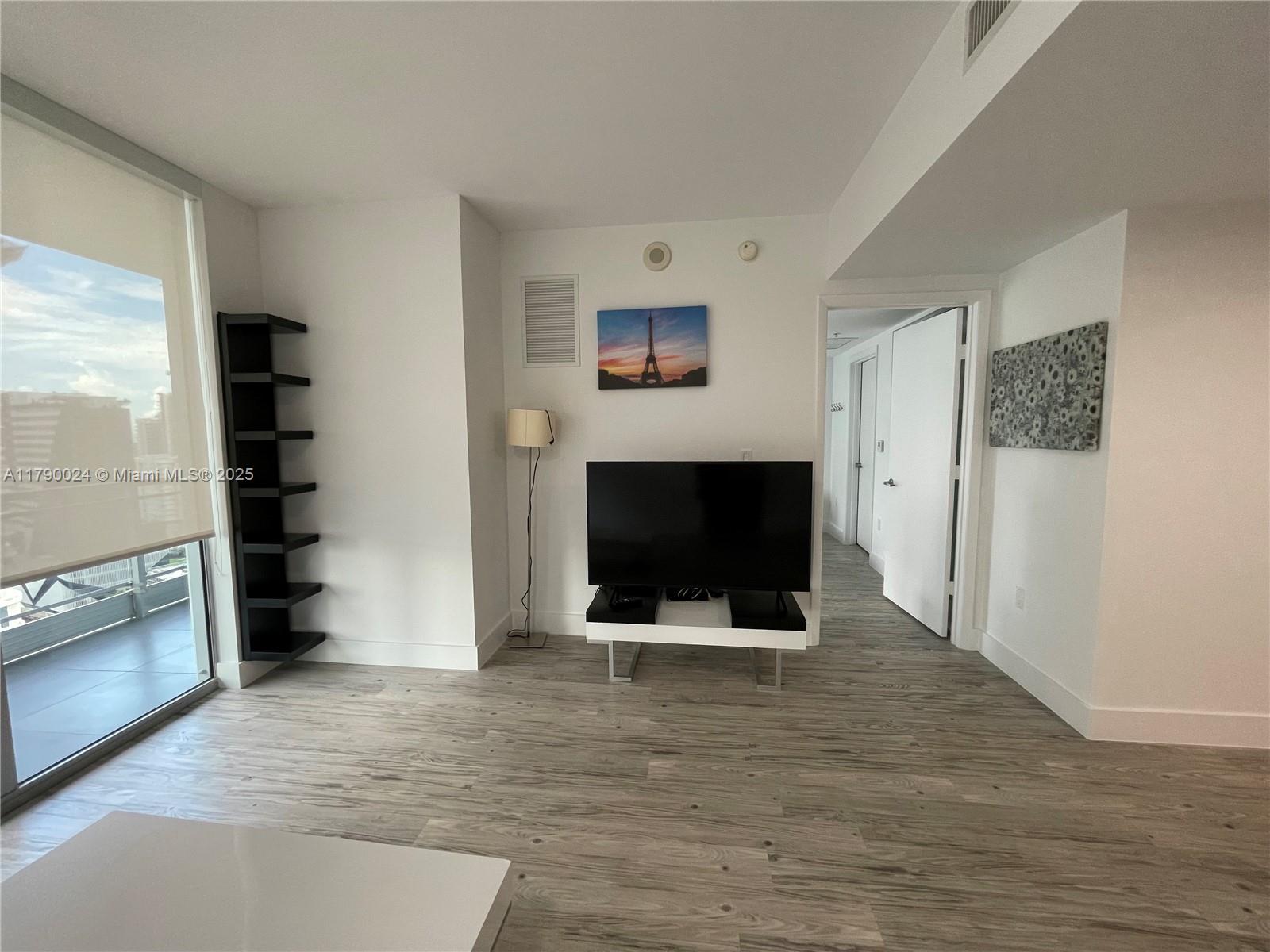 92 SW 3rd St #2302, Miami FL 33130