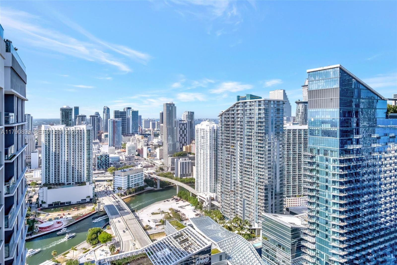 55 SW 9th St #PH4501, Miami FL 33130