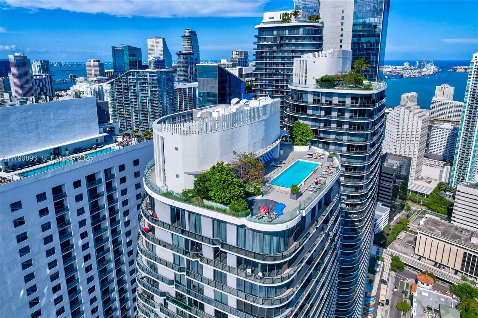 55 SW 9th St #PH4501, Miami FL 33130