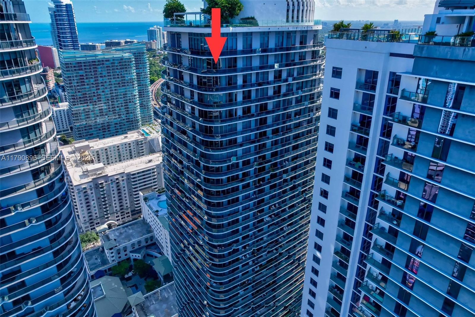 55 SW 9th St #PH4501, Miami FL 33130