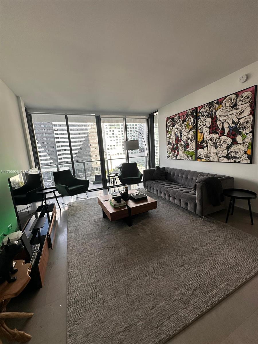 88 SW 7th St #810, Miami FL 33130