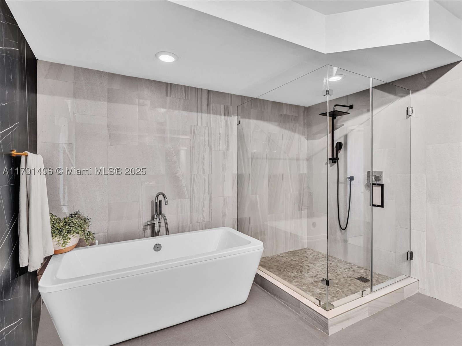 3201 NE 183rd St #2102, Aventura FL 33160