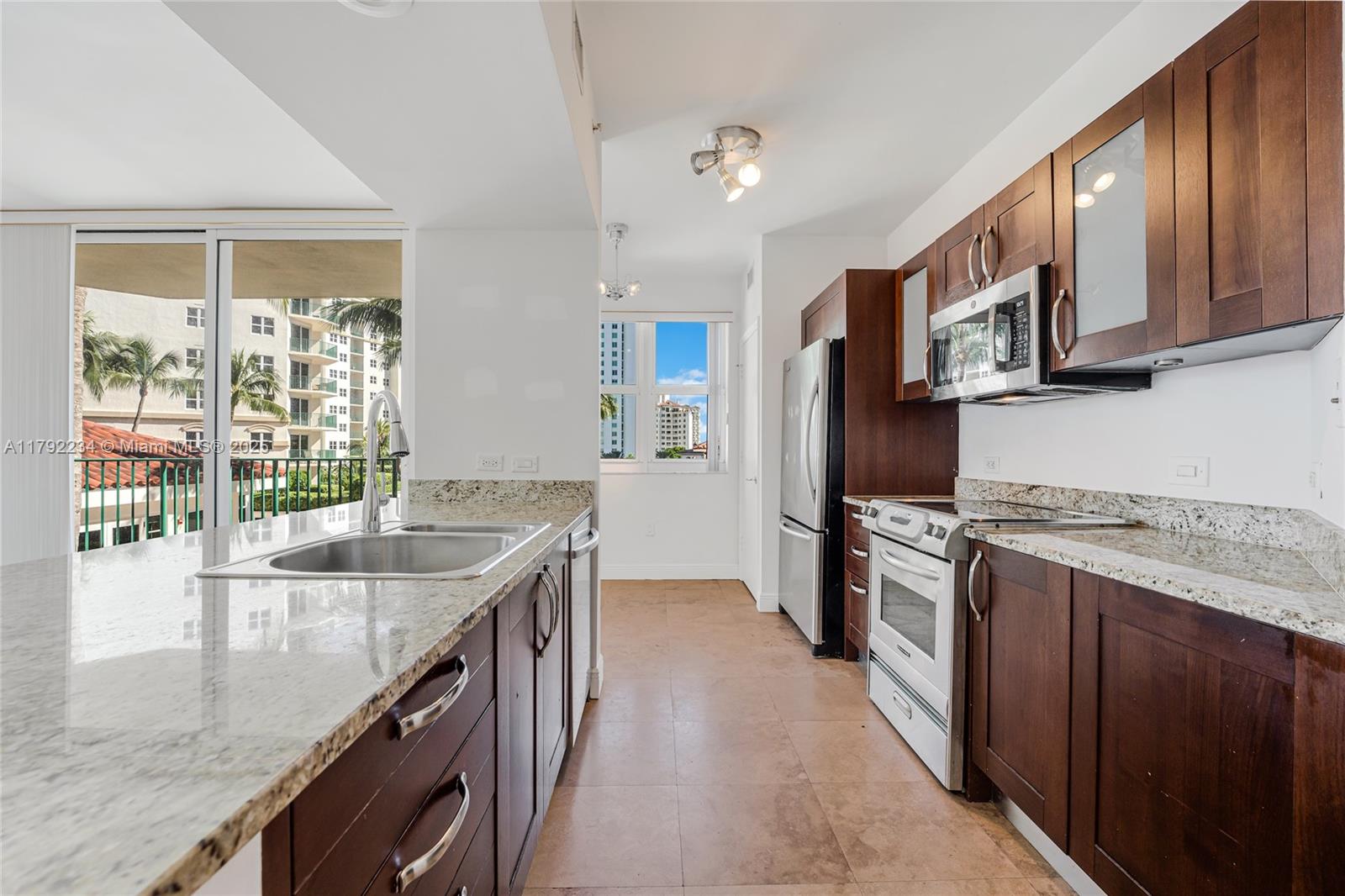 19900 E Country Club Dr #612, Aventura FL 33180