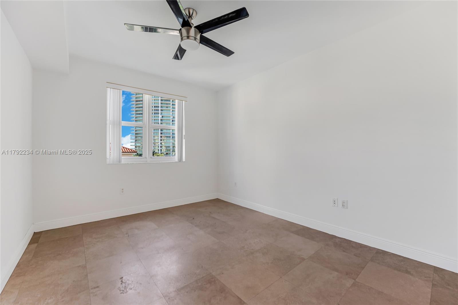 19900 E Country Club Dr #612, Aventura FL 33180