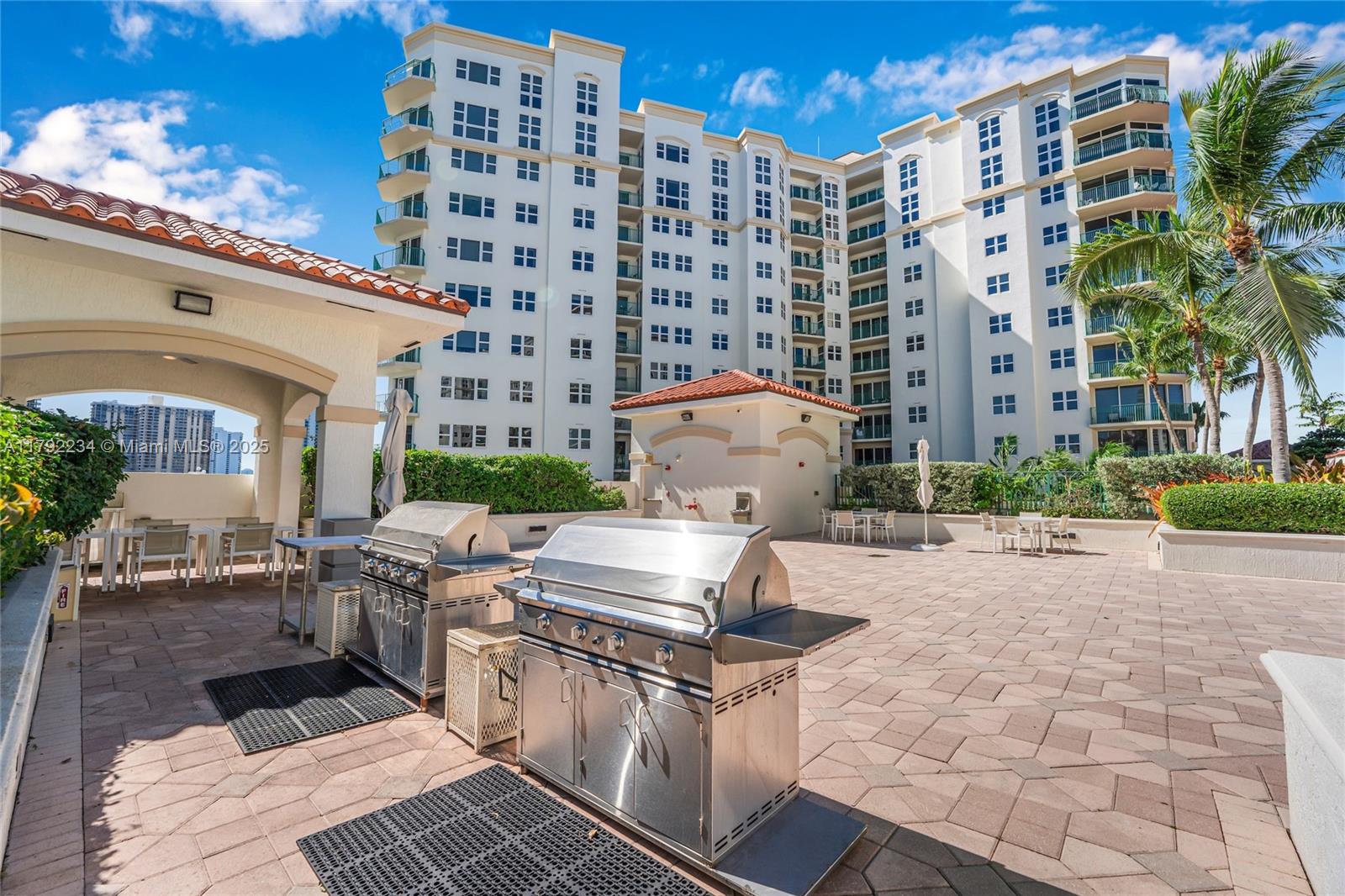 19900 E Country Club Dr #612, Aventura FL 33180