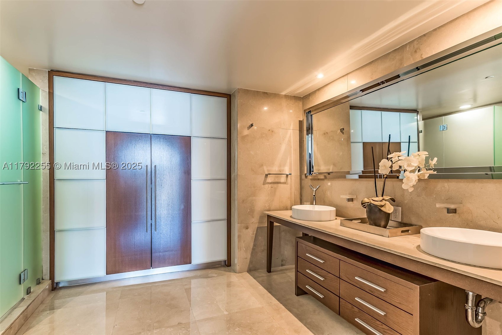 495 Brickell Ave #2801, Miami FL 33131