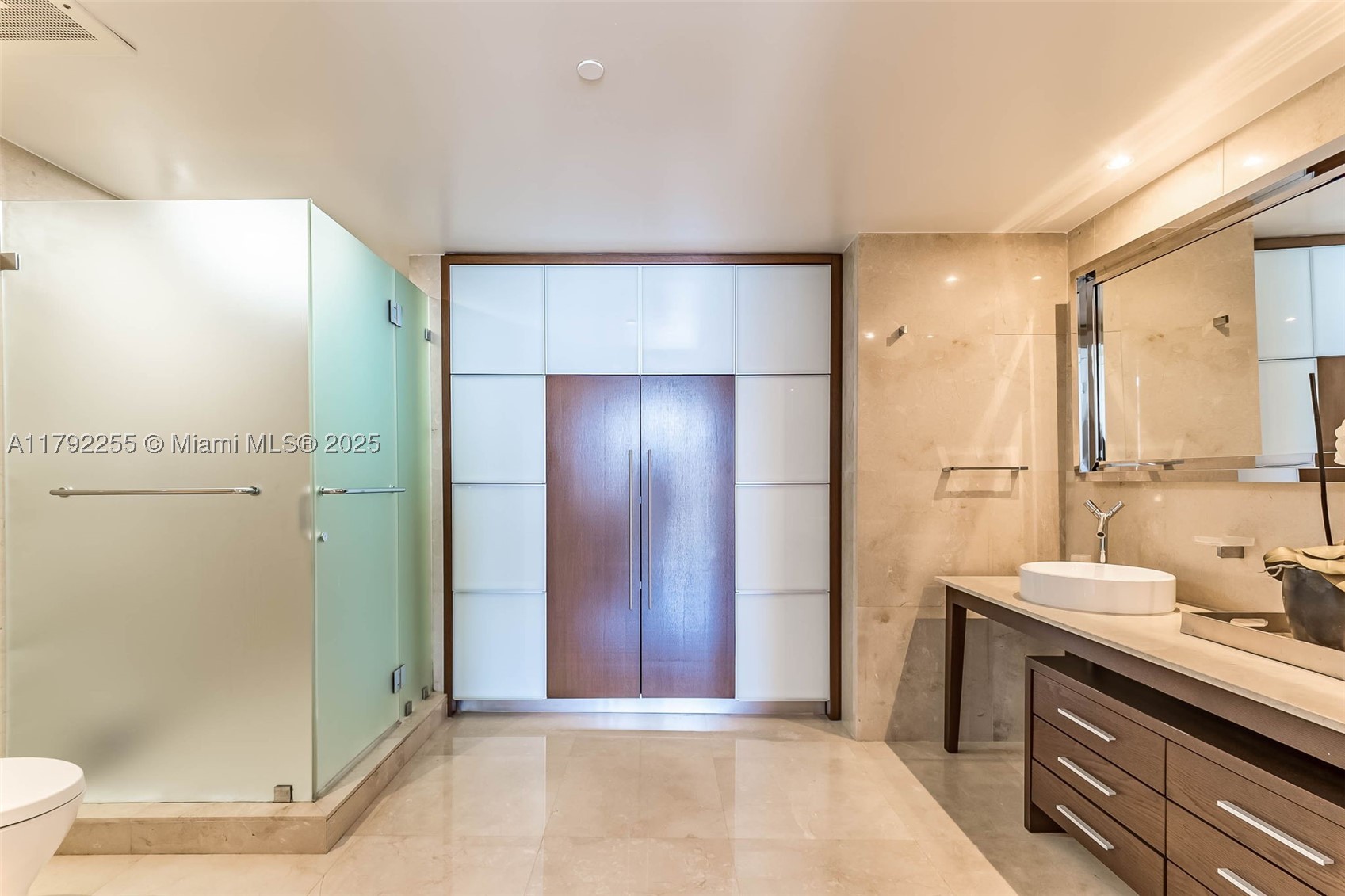 495 Brickell Ave #2801, Miami FL 33131