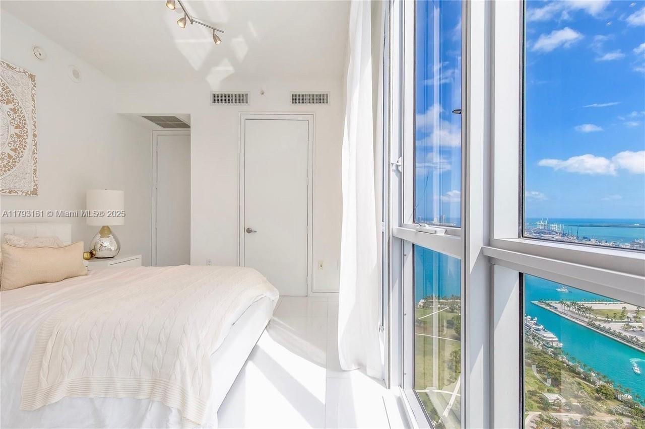 1121 Crandon Blvd #D802, Key Biscayne FL 33149