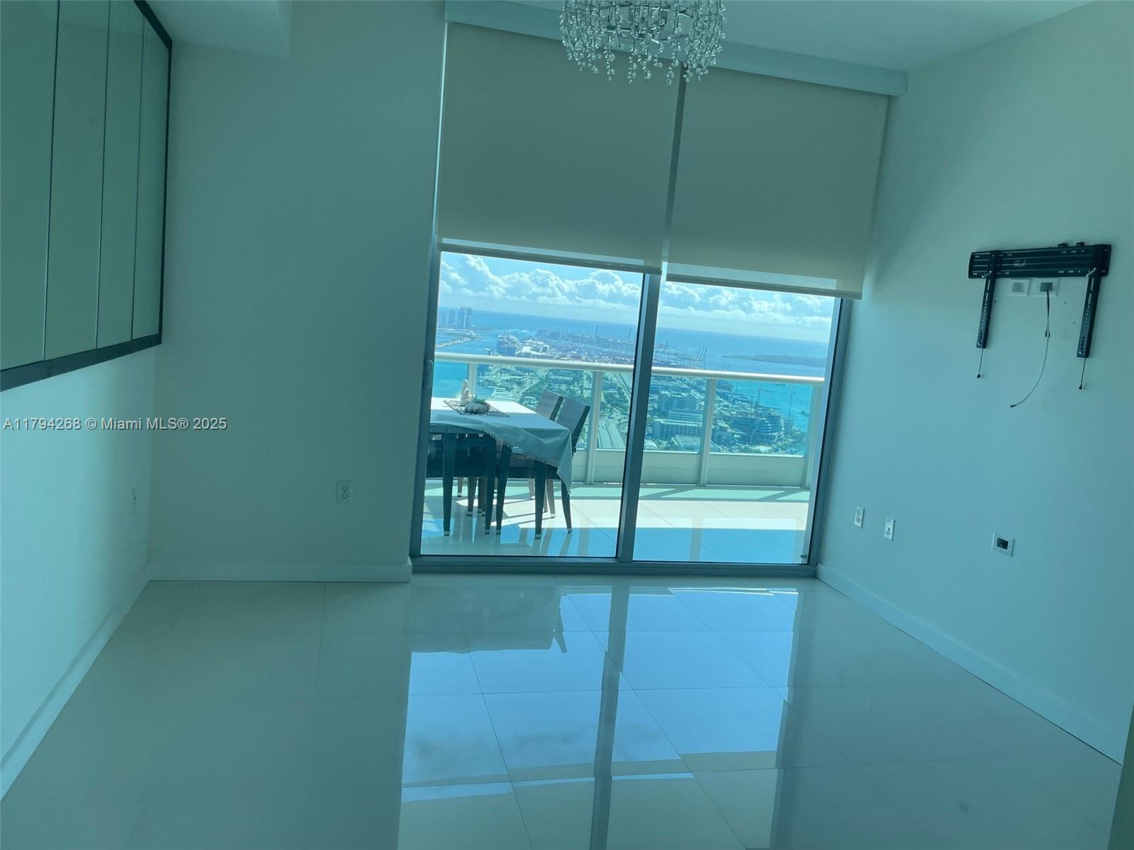 900 Biscayne Blvd #5707, Miami FL 33132