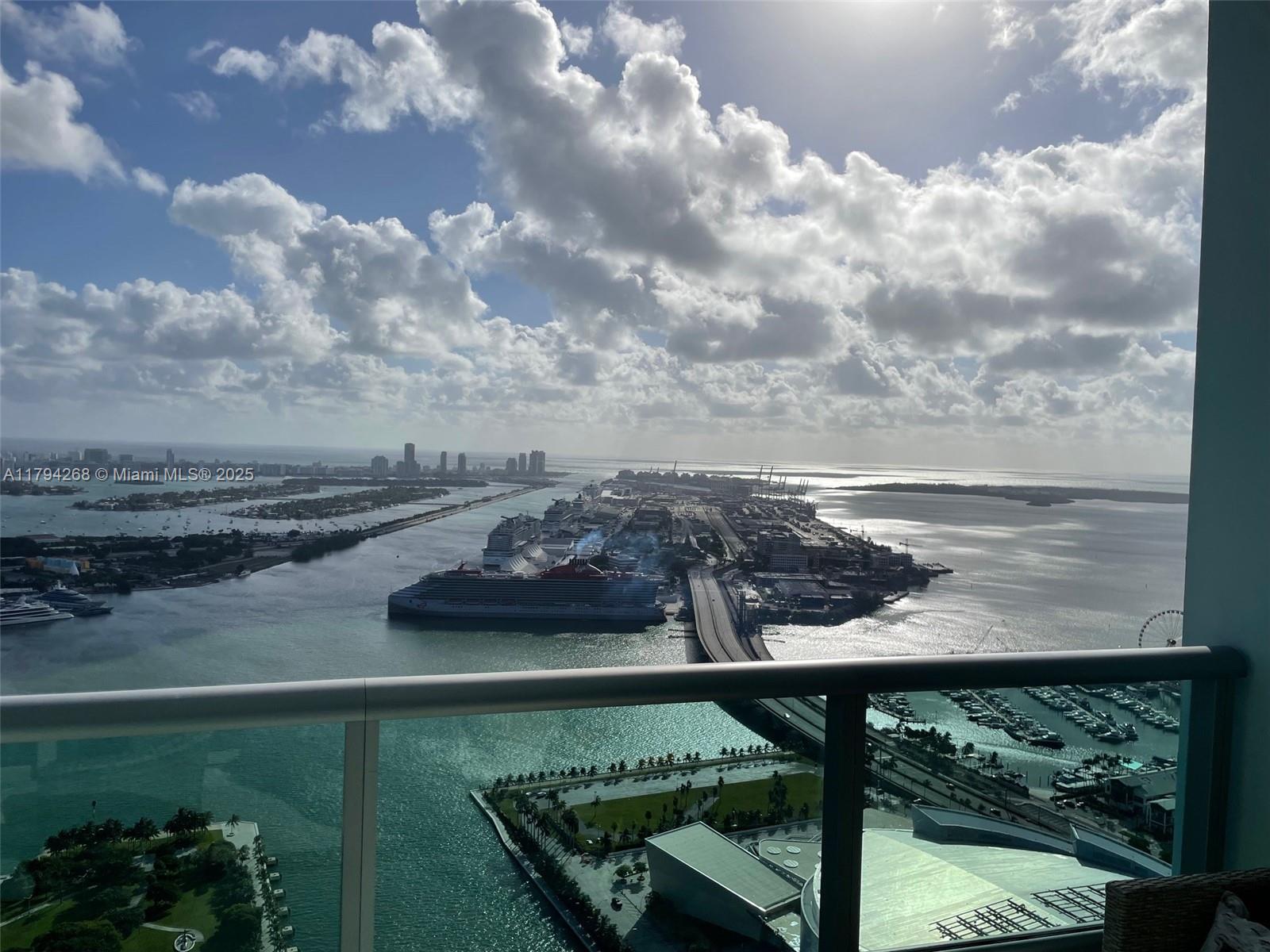900 Biscayne Blvd #5707, Miami FL 33132