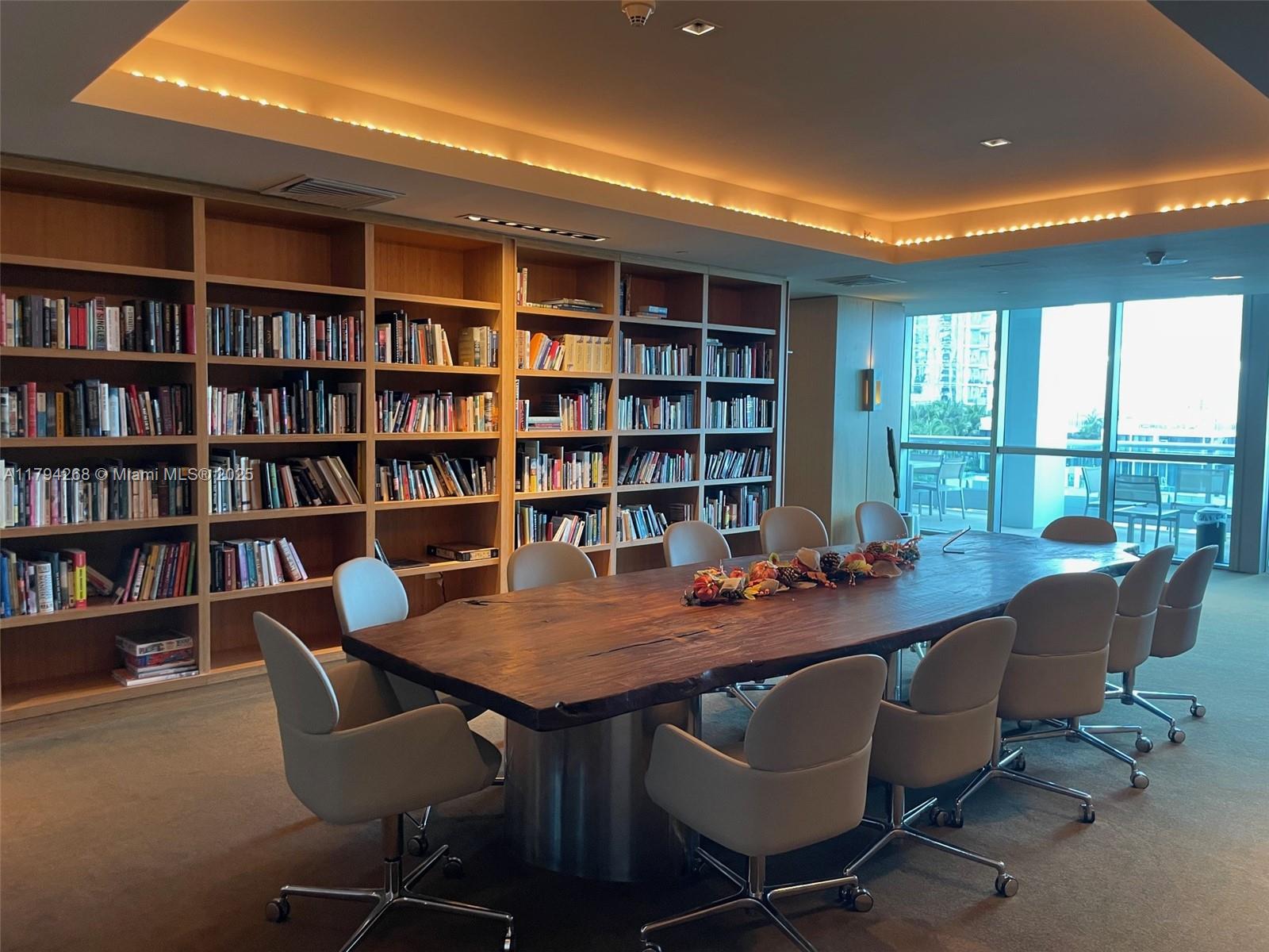 900 Biscayne Blvd #5707, Miami FL 33132