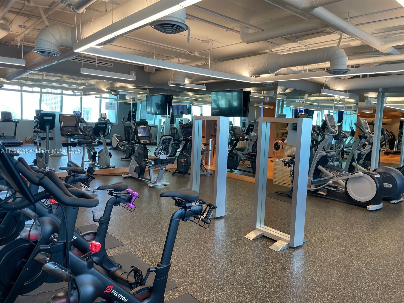 900 Biscayne Blvd #5707, Miami FL 33132