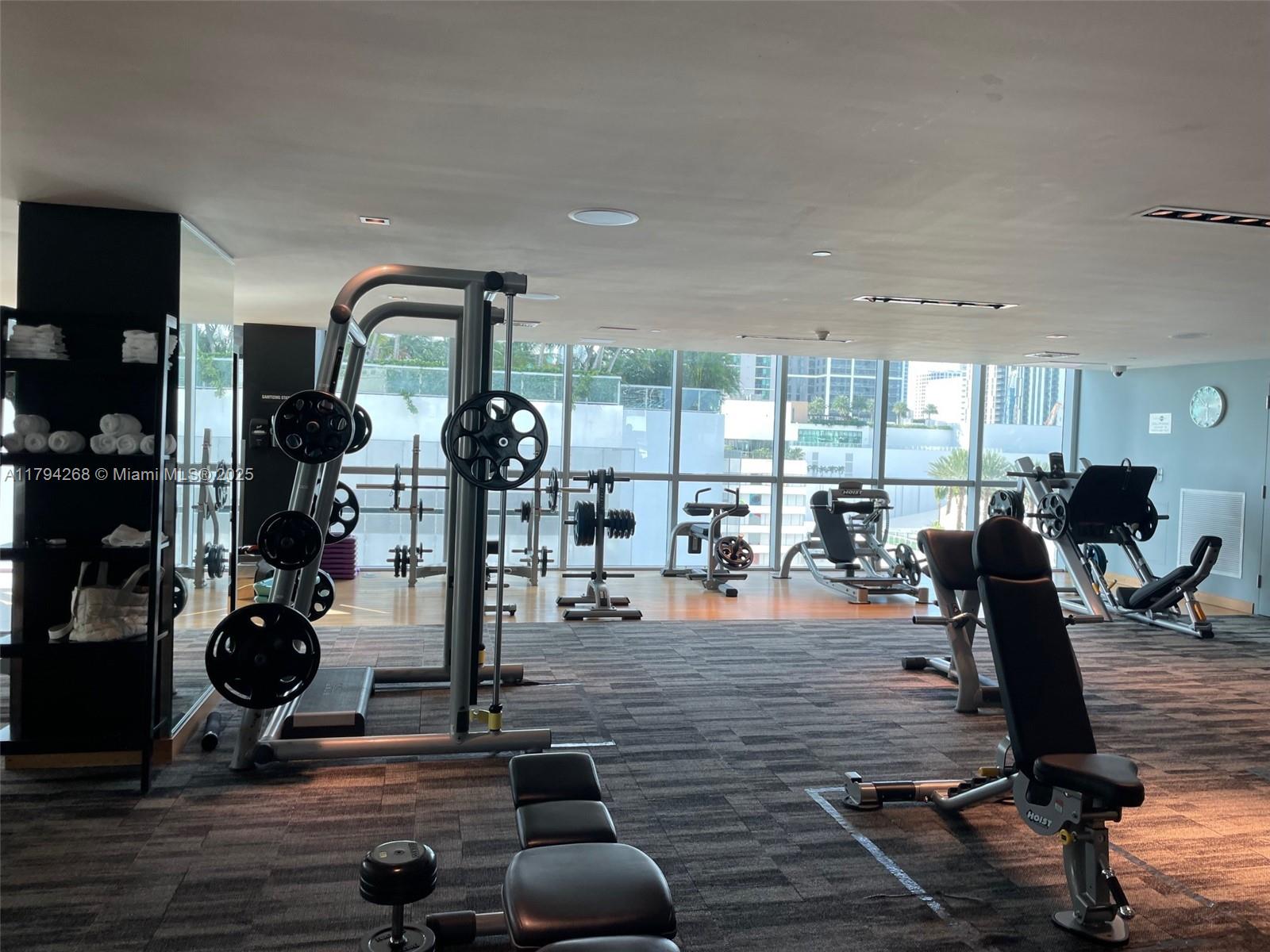 900 Biscayne Blvd #5707, Miami FL 33132