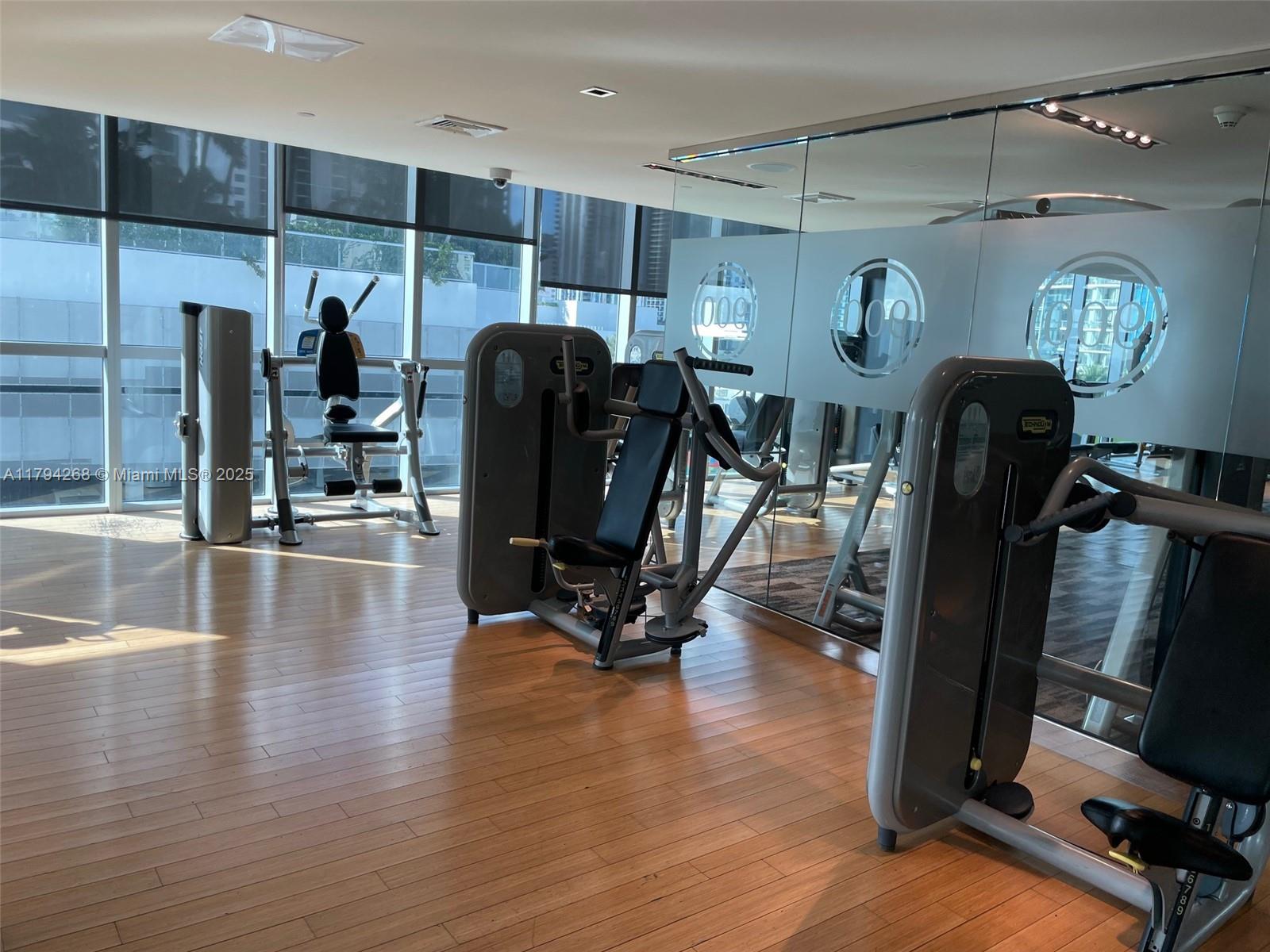 900 Biscayne Blvd #5707, Miami FL 33132
