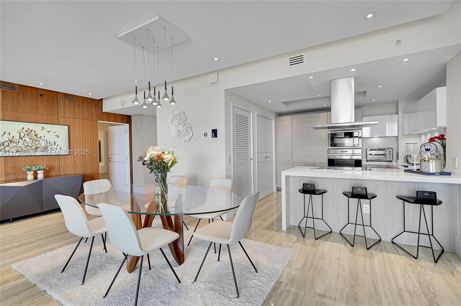 17111 Biscayne Blvd #2208, Aventura FL 33160