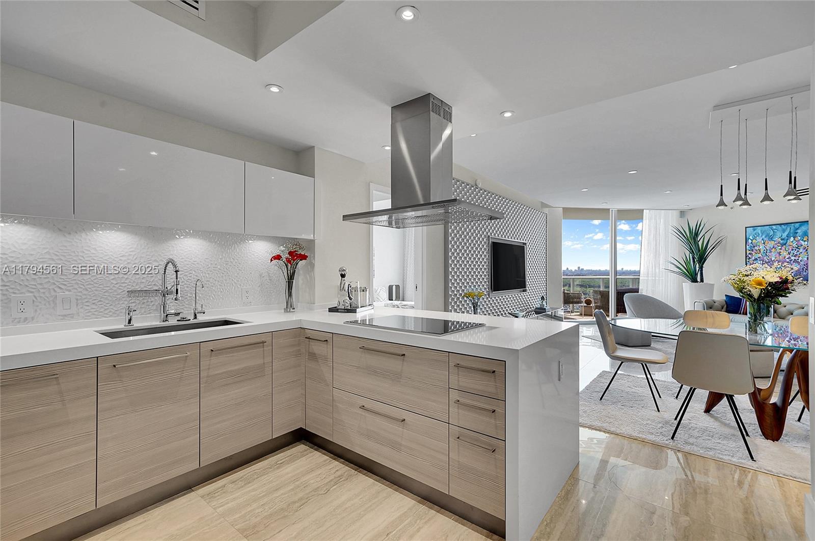 17111 Biscayne Blvd #2208, Aventura FL 33160