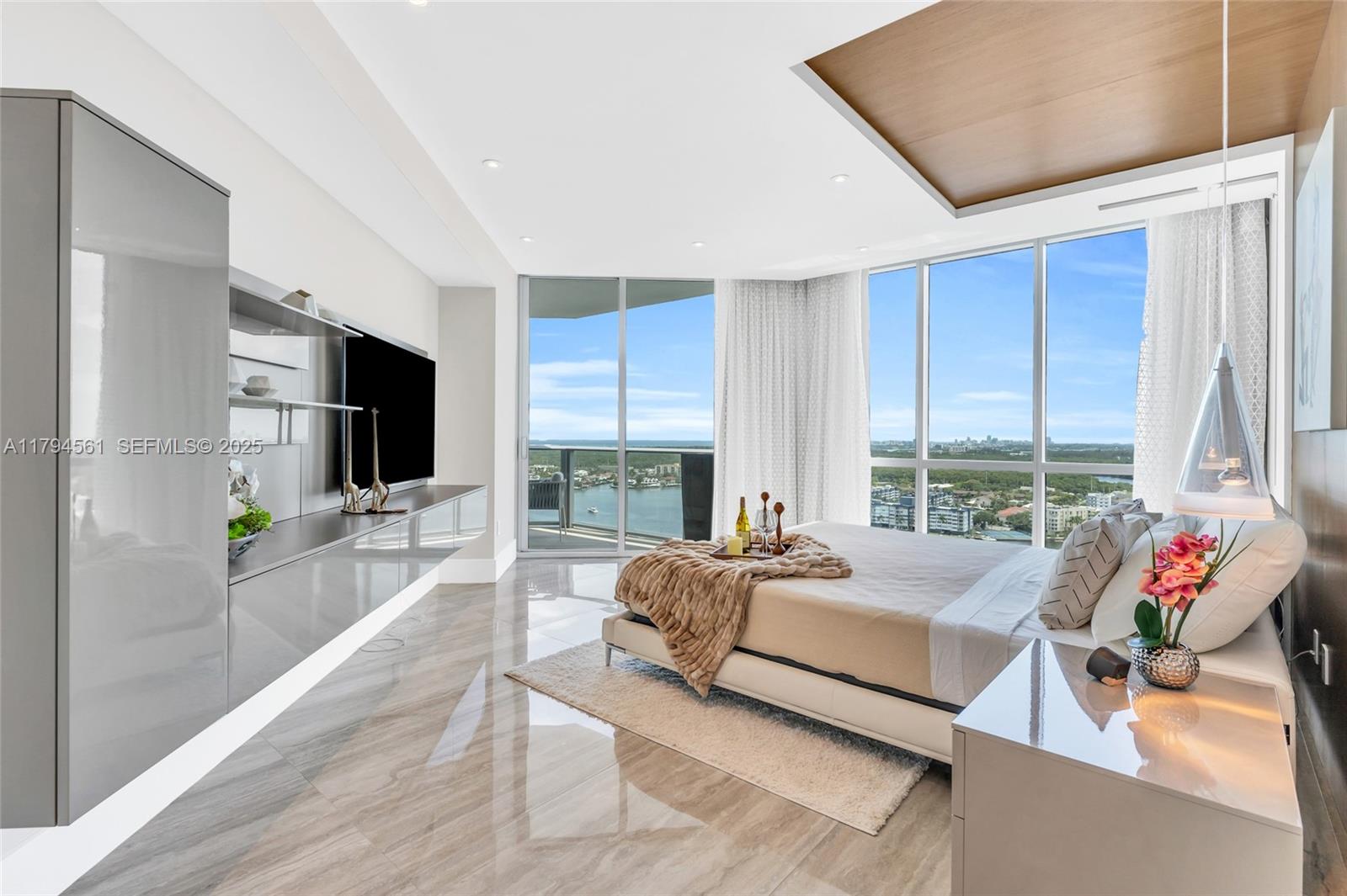 17111 Biscayne Blvd #2208, Aventura FL 33160