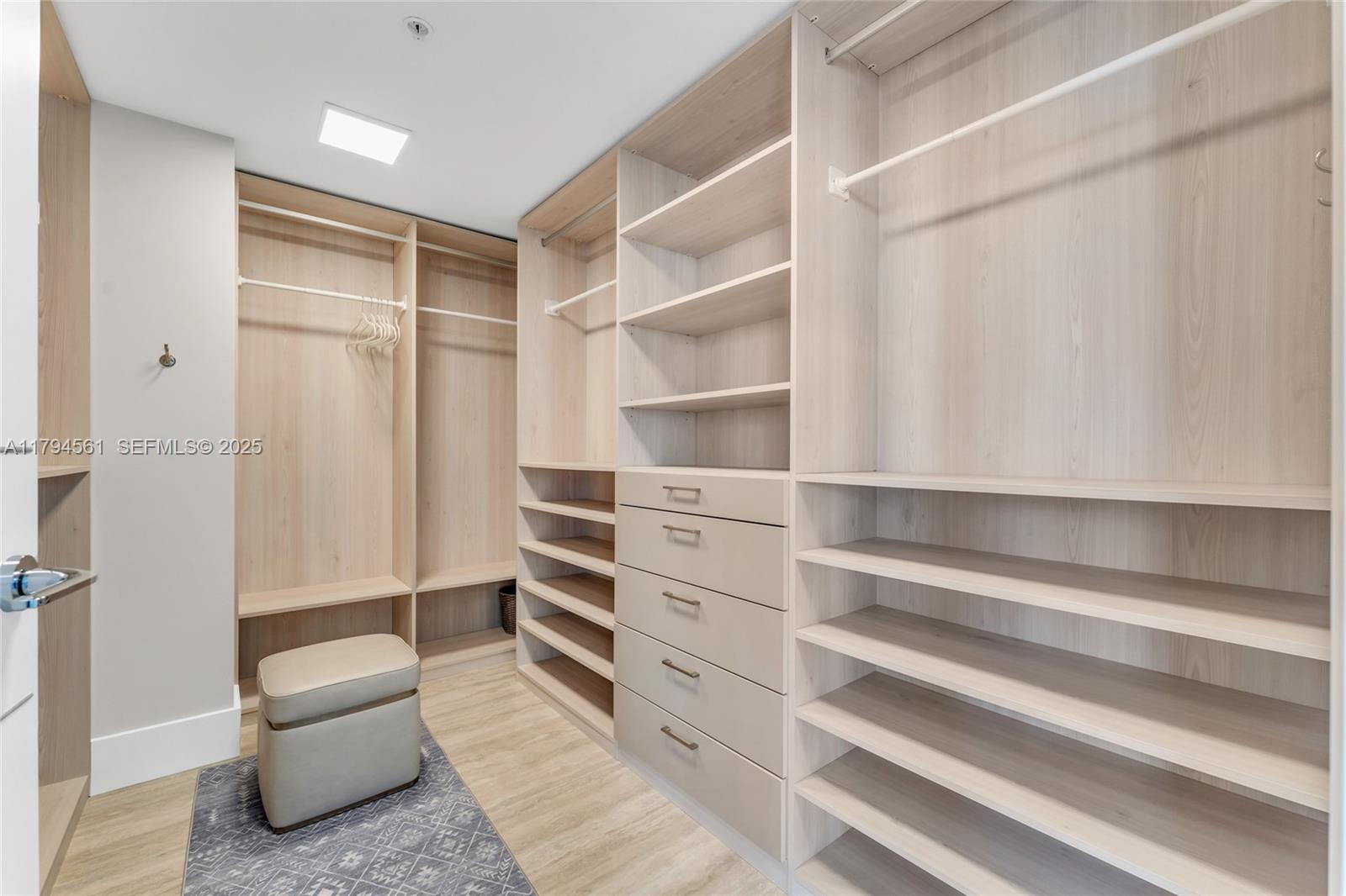 17111 Biscayne Blvd #2208, Aventura FL 33160