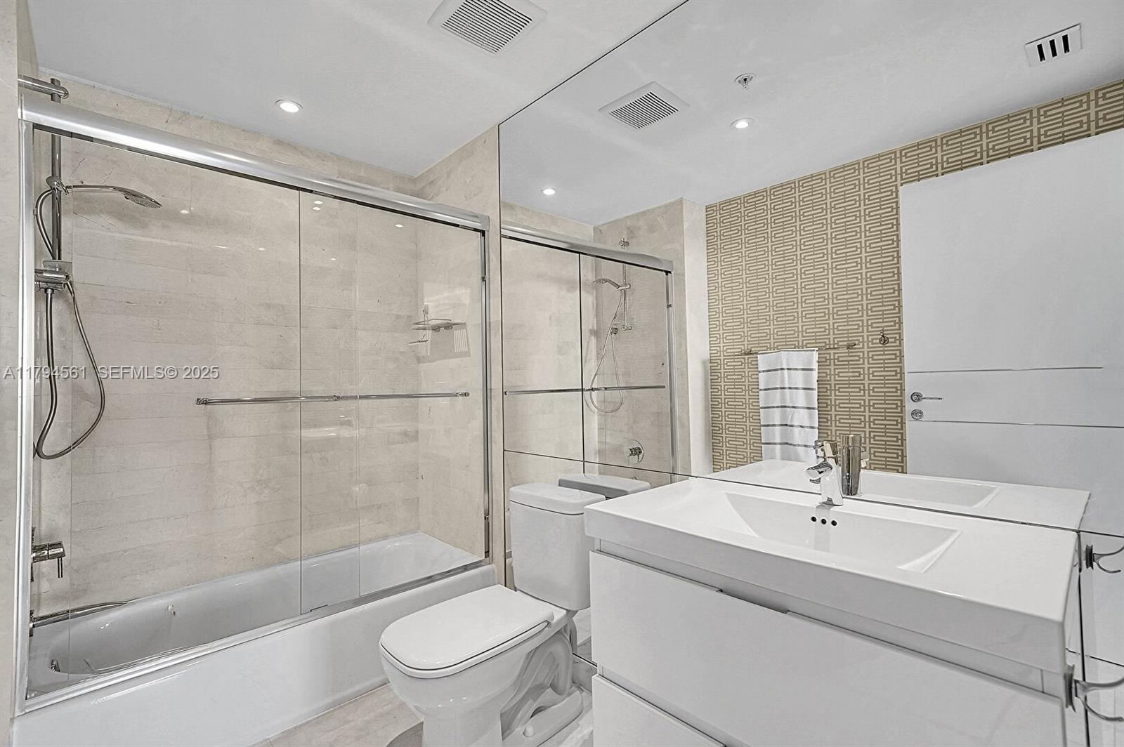 17111 Biscayne Blvd #2208, Aventura FL 33160