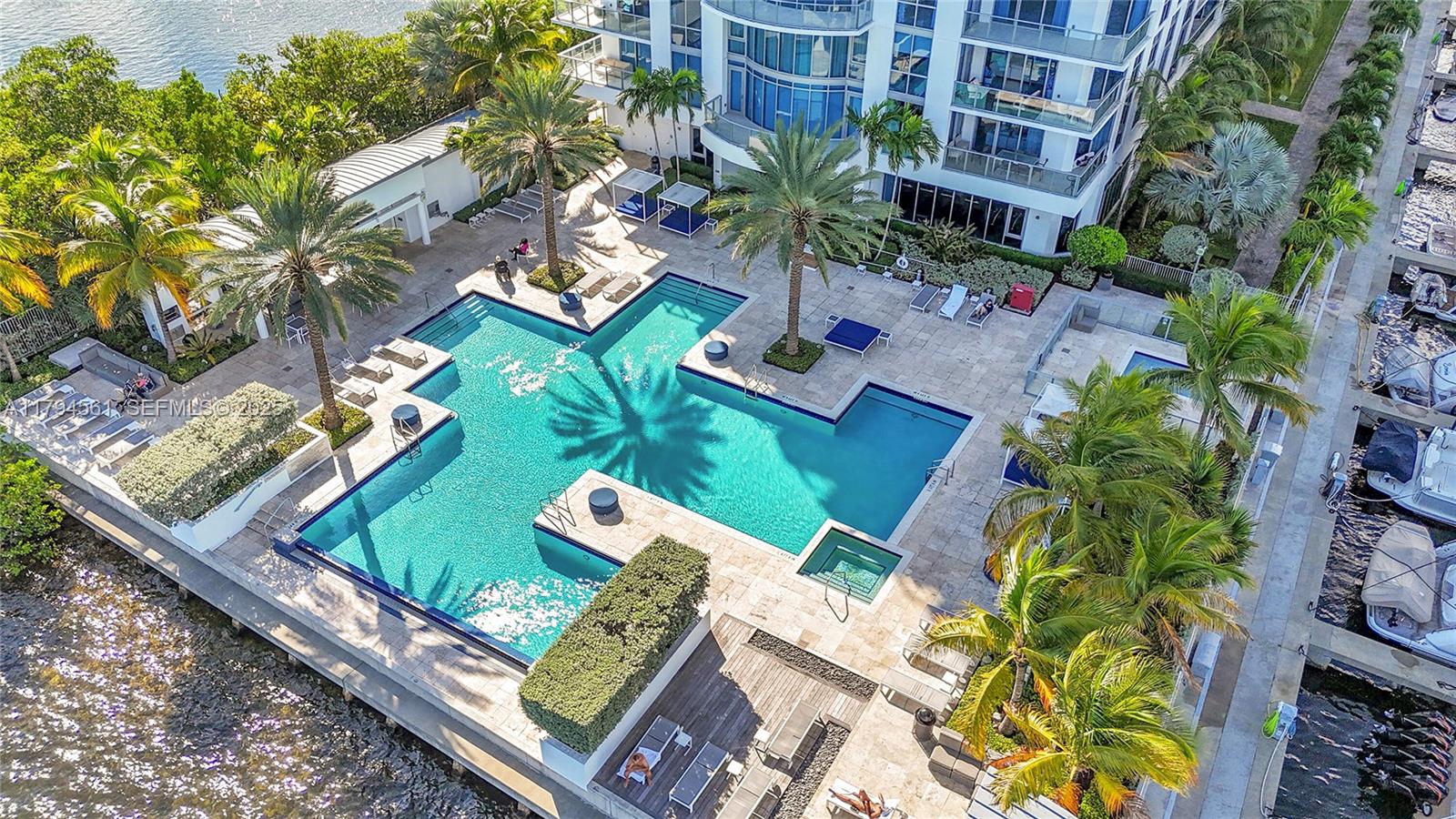 17111 Biscayne Blvd #2208, Aventura FL 33160