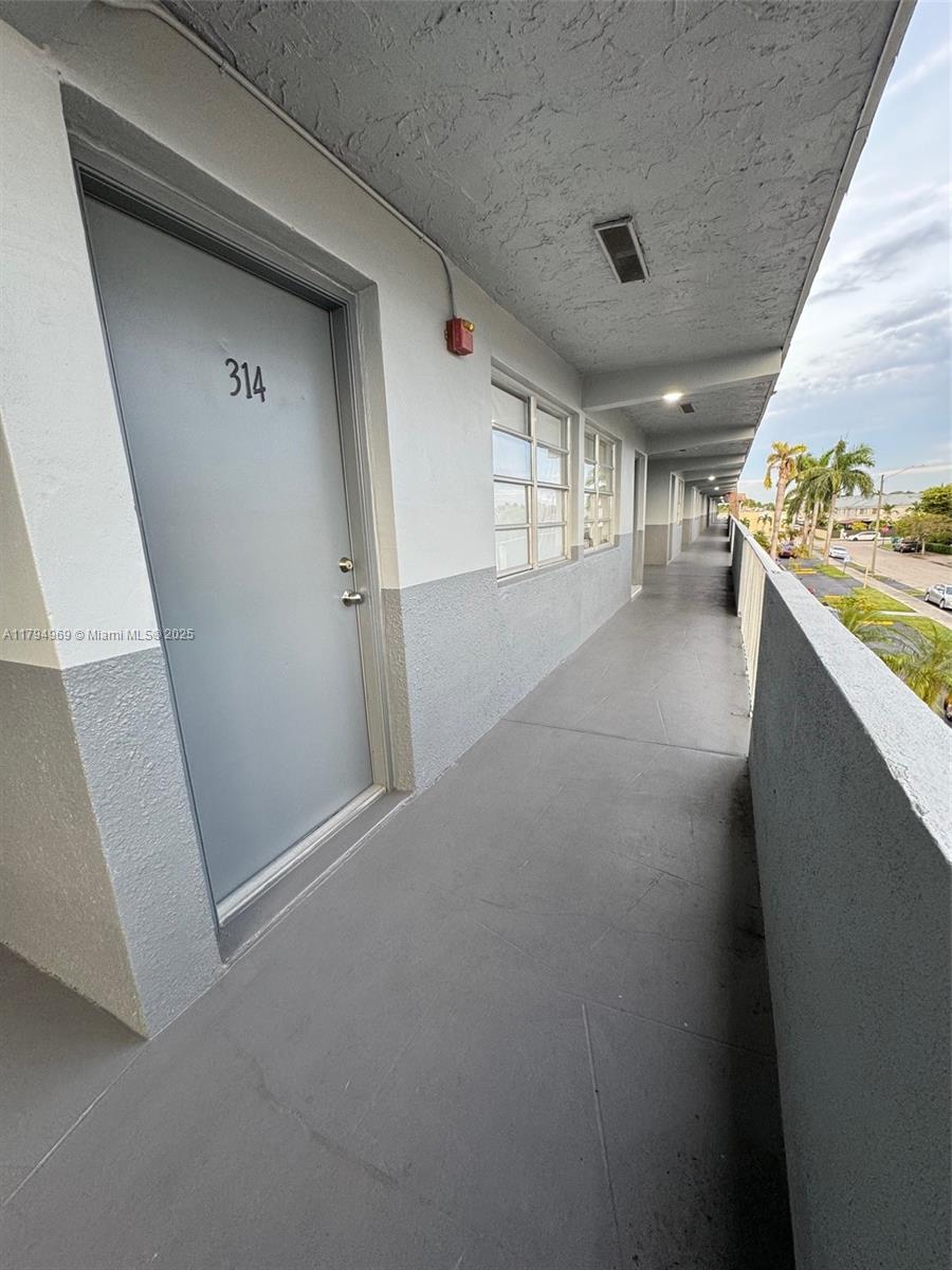 11195 SW 1st St #314, Sweetwater FL 33174