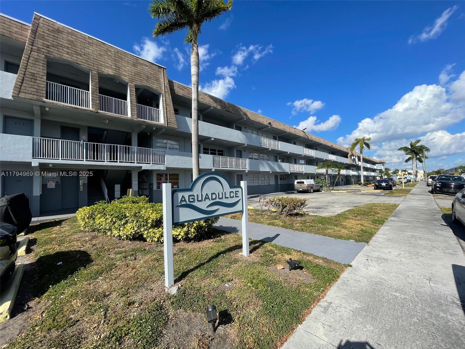 11195 SW 1st St #314, Sweetwater FL 33174