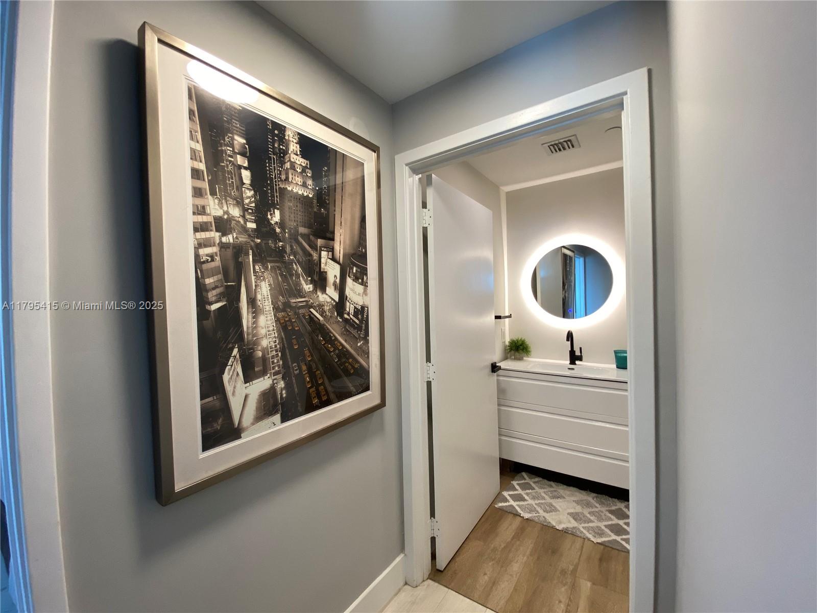 888 Biscayne Blvd #2405, Miami FL 33132