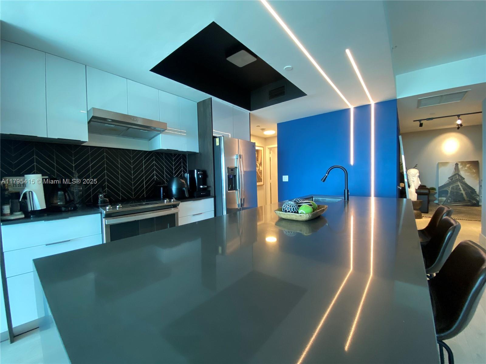 888 Biscayne Blvd #2405, Miami FL 33132