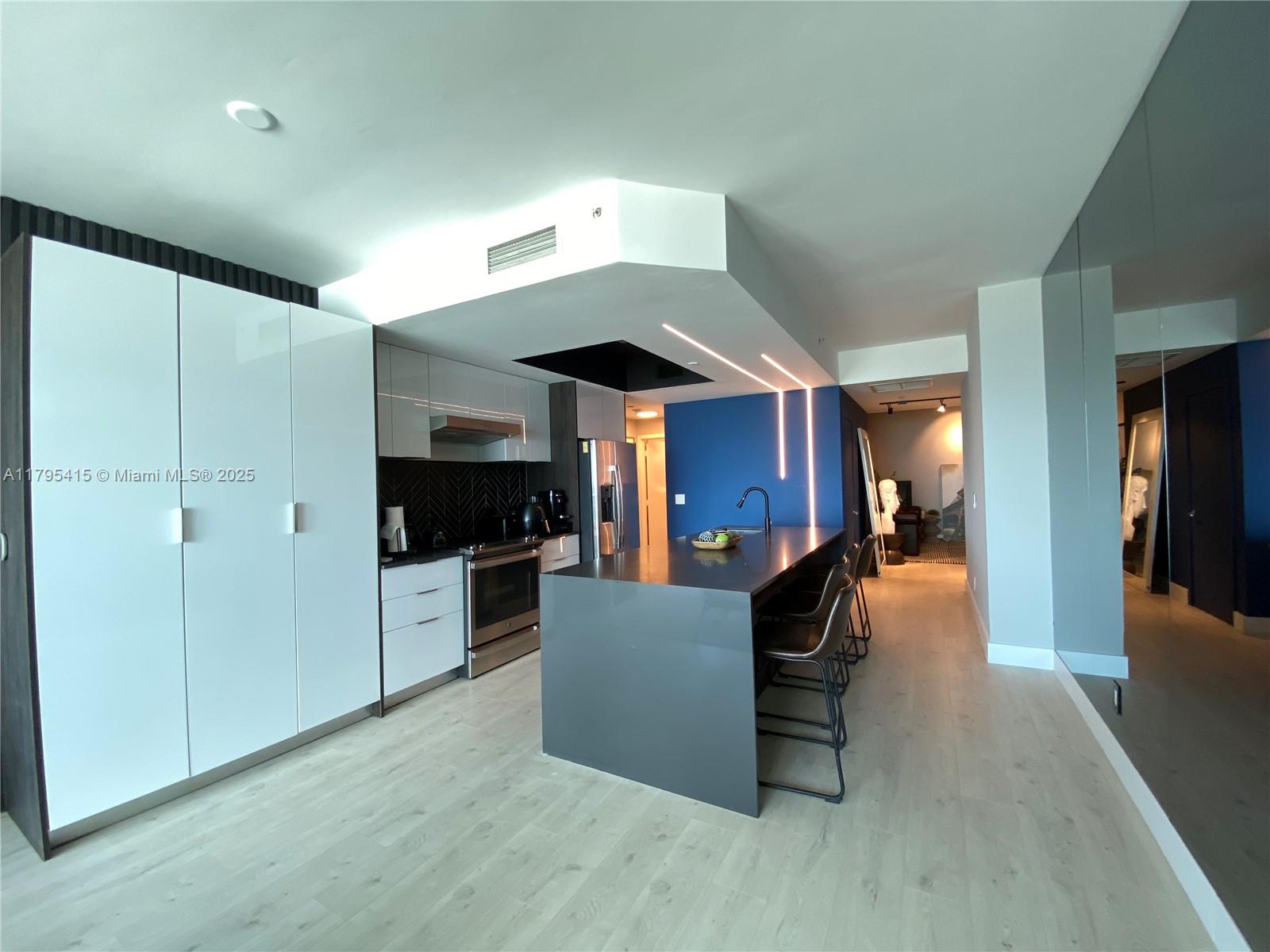 888 Biscayne Blvd #2405, Miami FL 33132